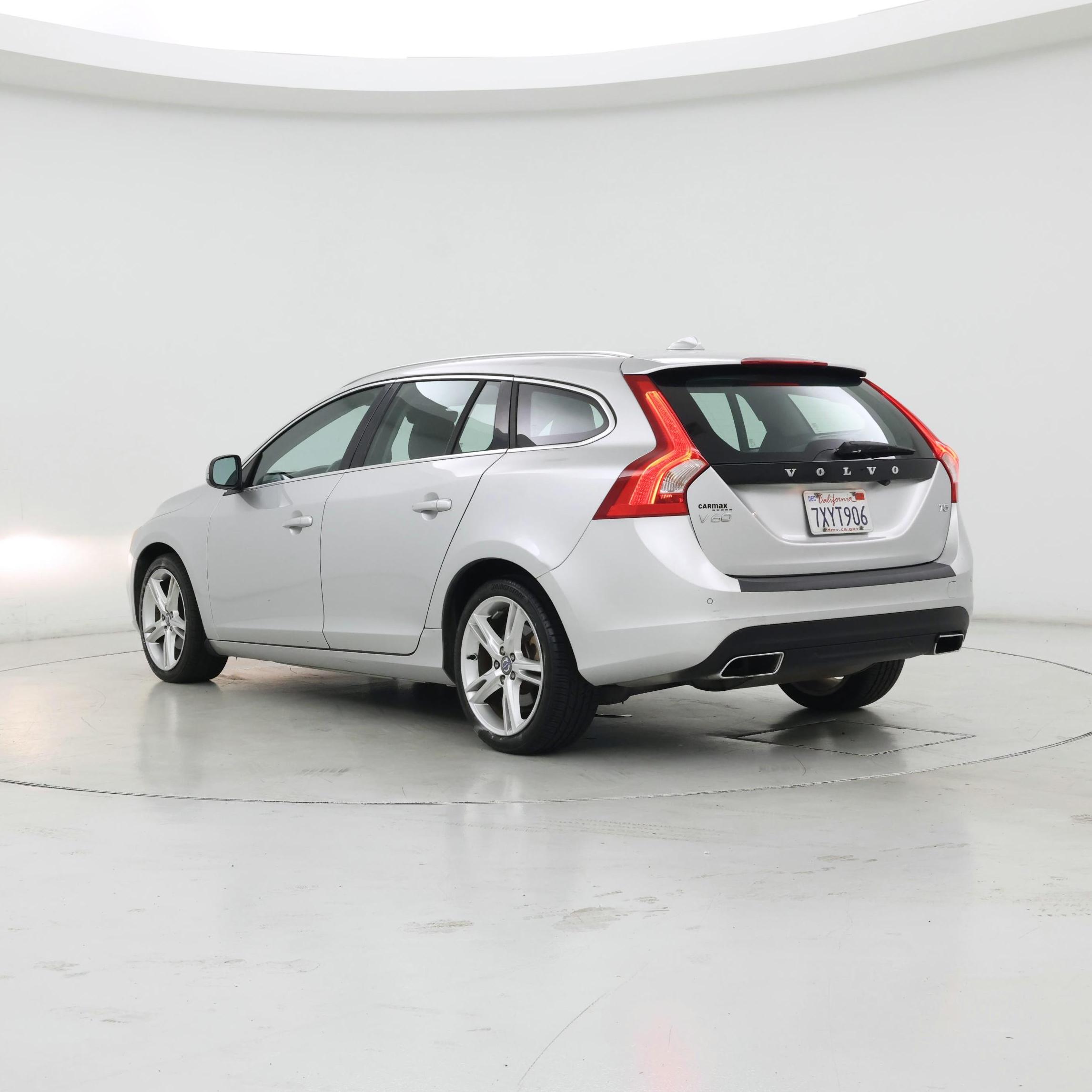 Thumbnail: 2016 Volvo V60 - 2