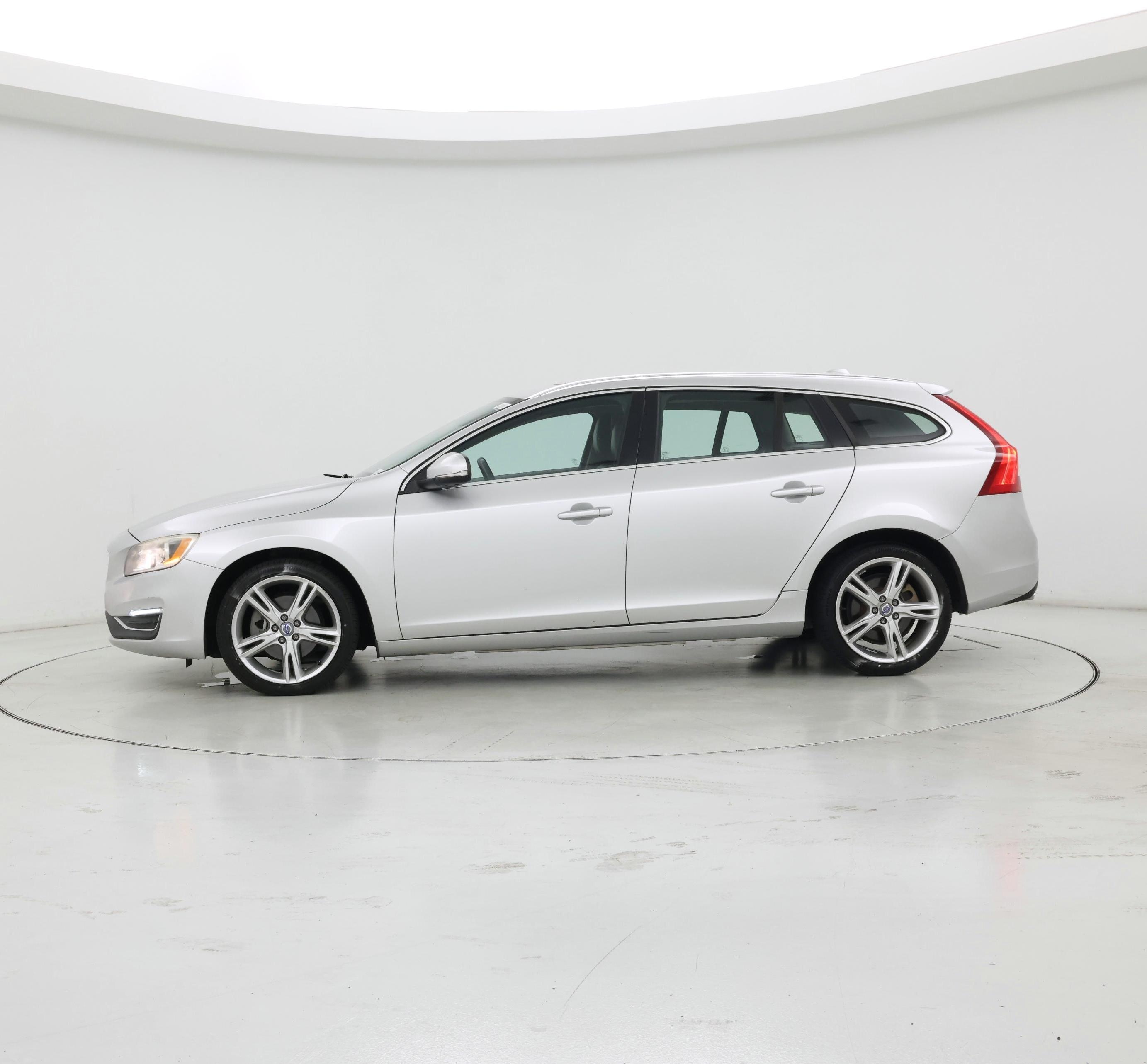 Thumbnail: 2016 Volvo V60 - 3