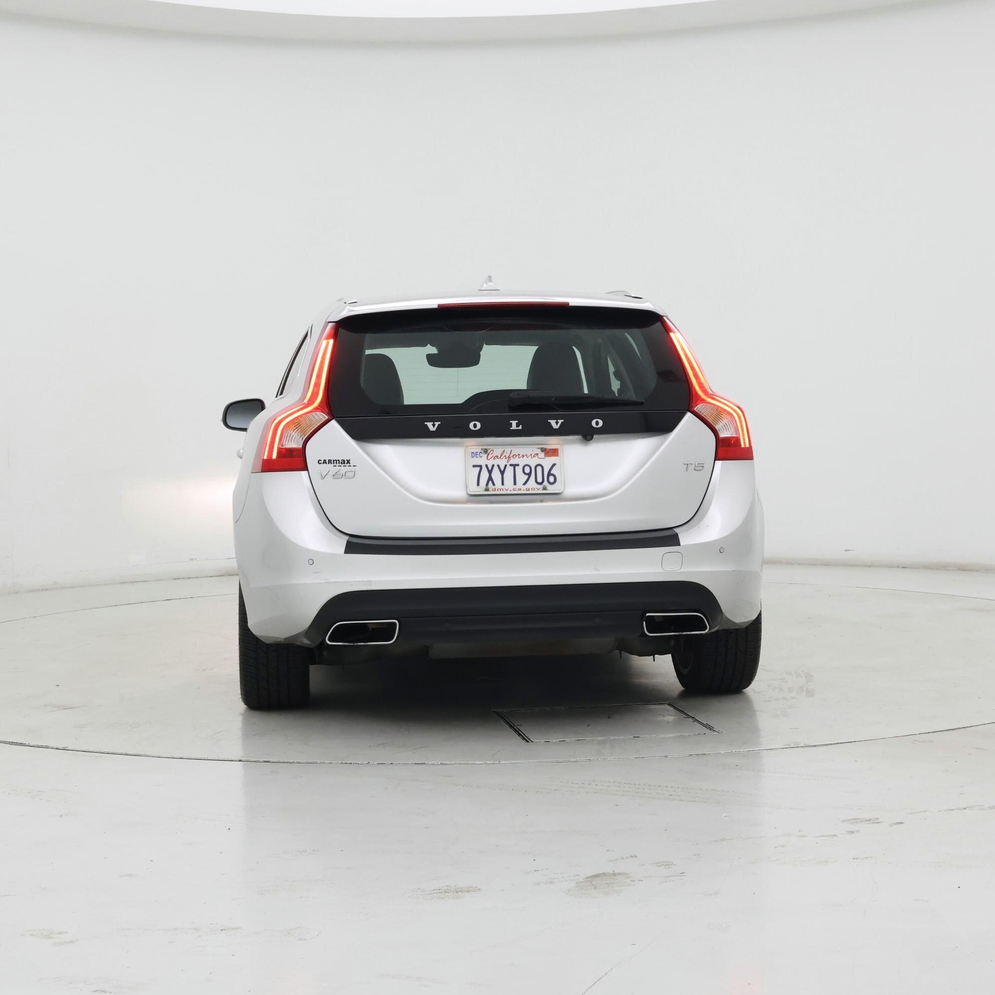 Thumbnail: 2016 Volvo V60 - 6