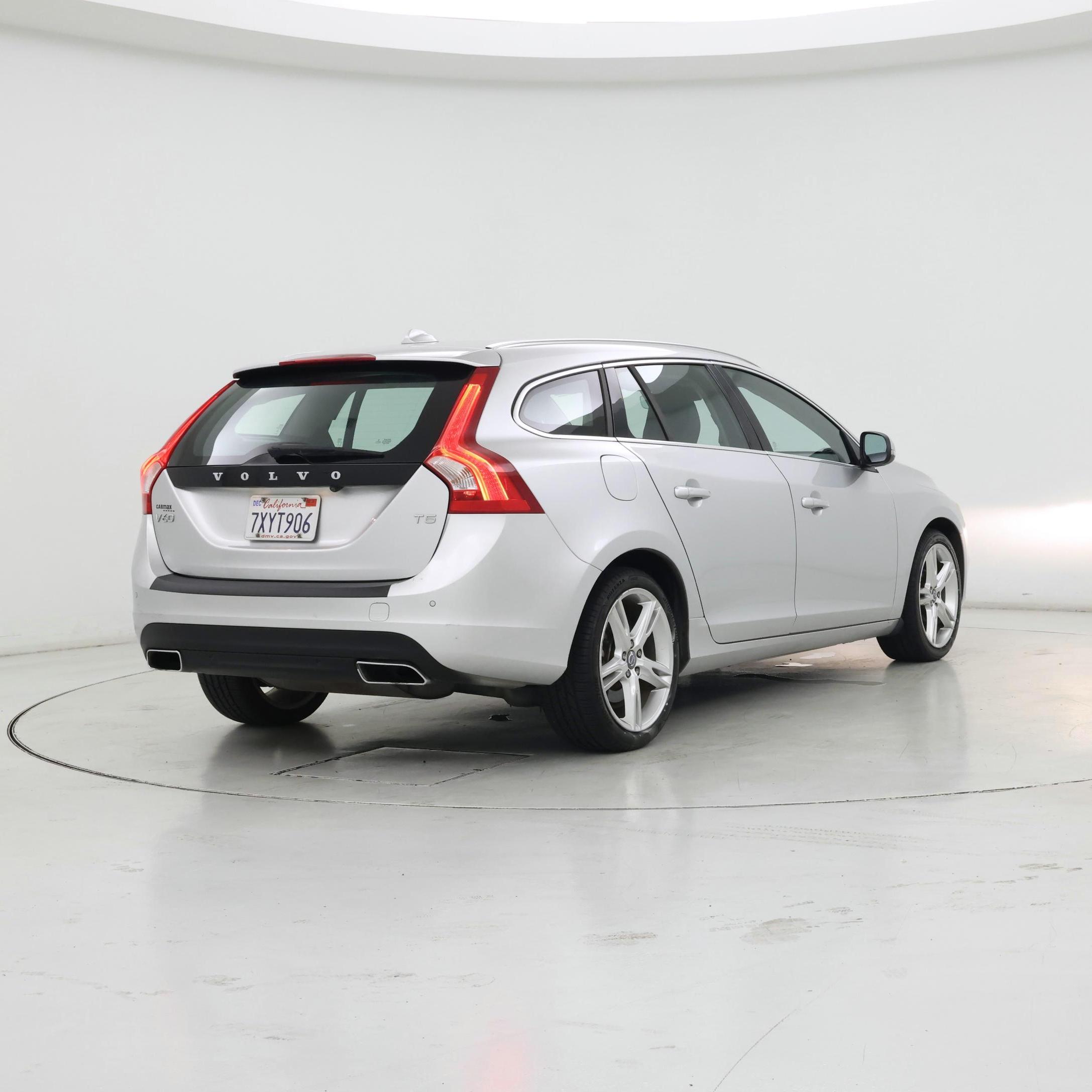 Thumbnail: 2016 Volvo V60 - 8