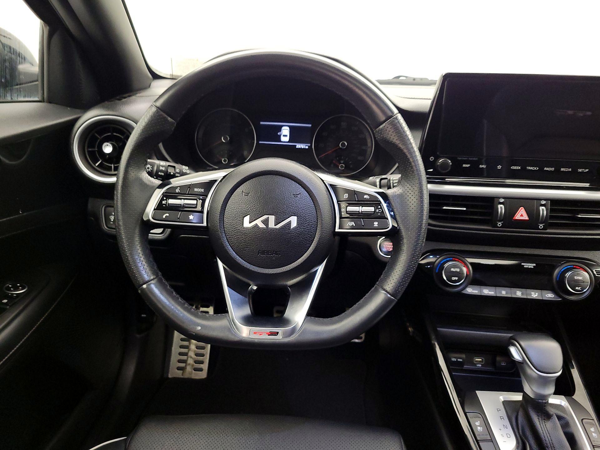 Thumbnail: 2024 Kia Forte - 10