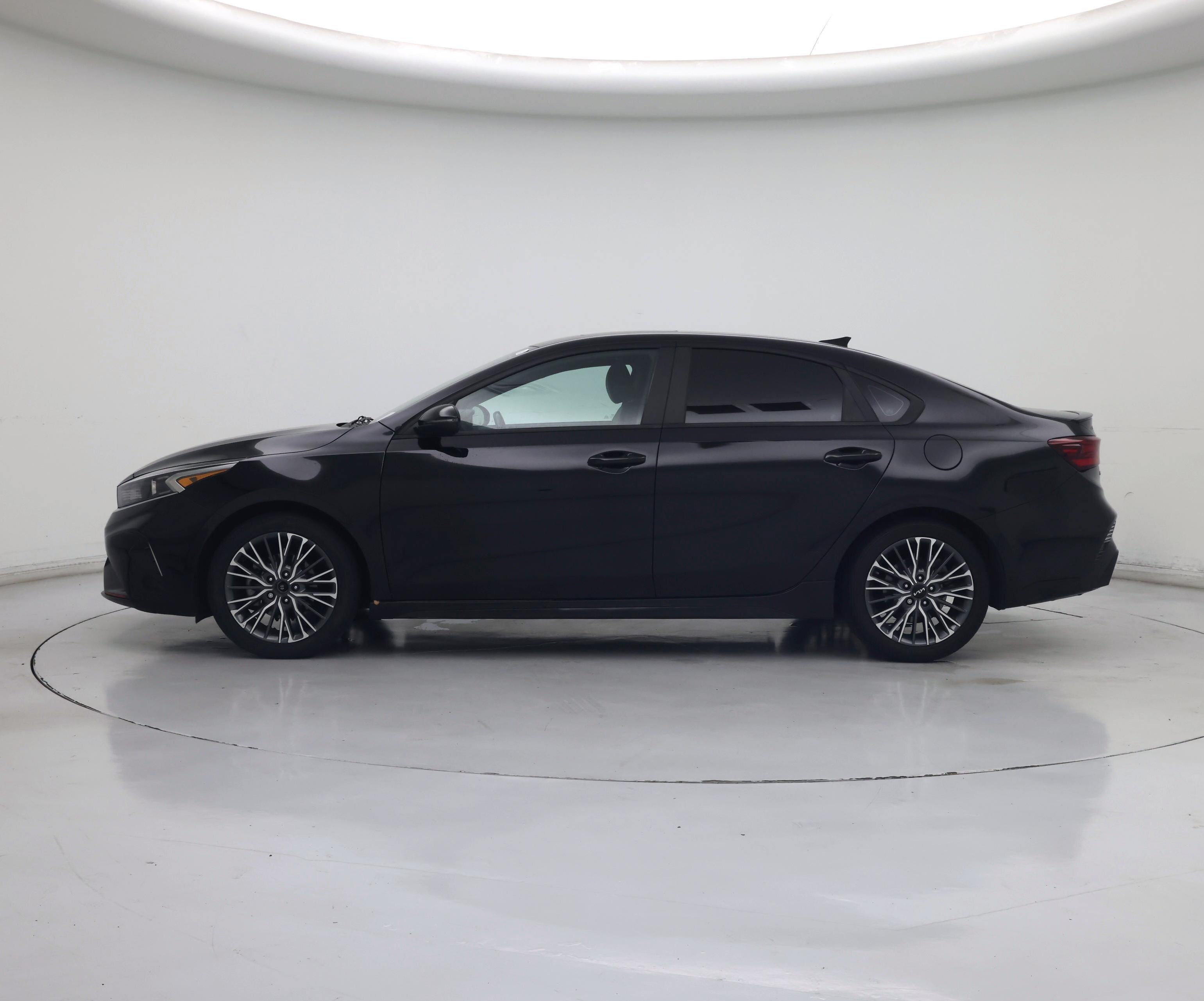 Thumbnail: 2024 Kia Forte - 3