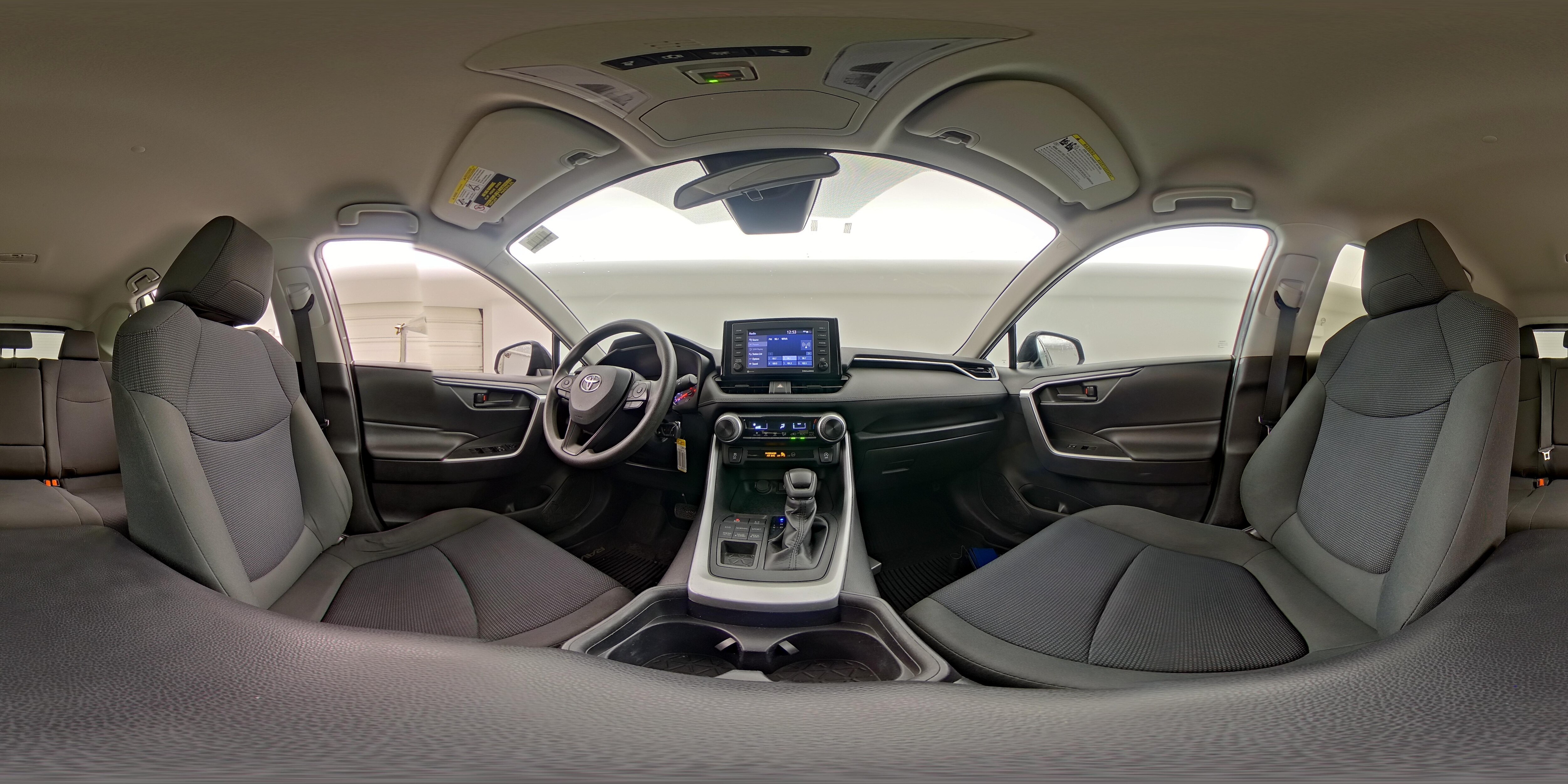 2020 Toyota RAV4 LE - Photo 25