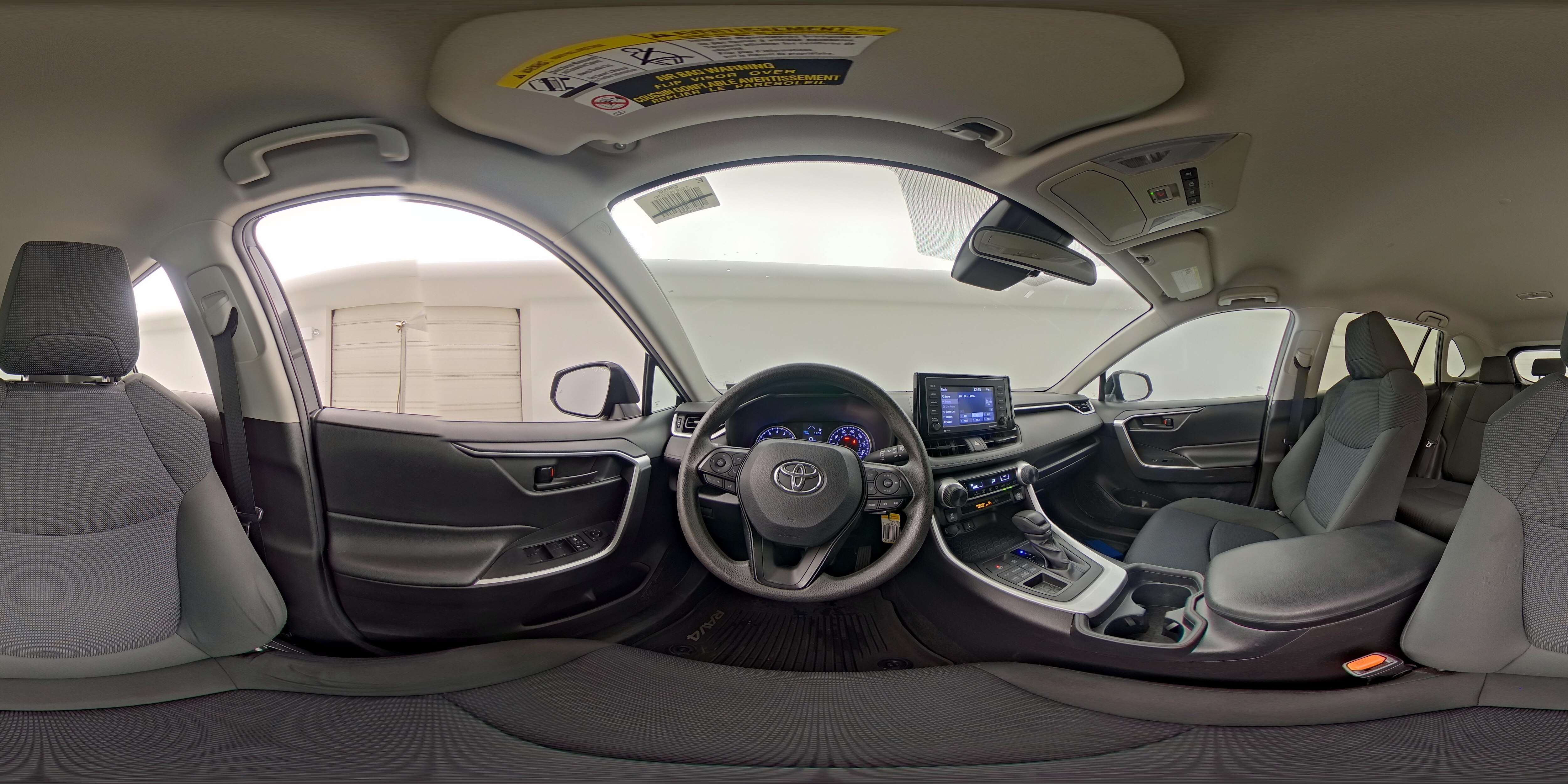 2020 Toyota RAV4 LE - Photo 27