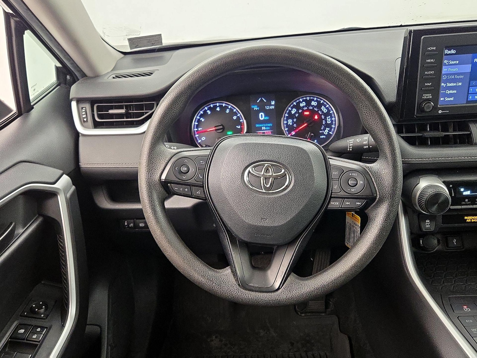 2020 Toyota RAV4 LE - Photo 11