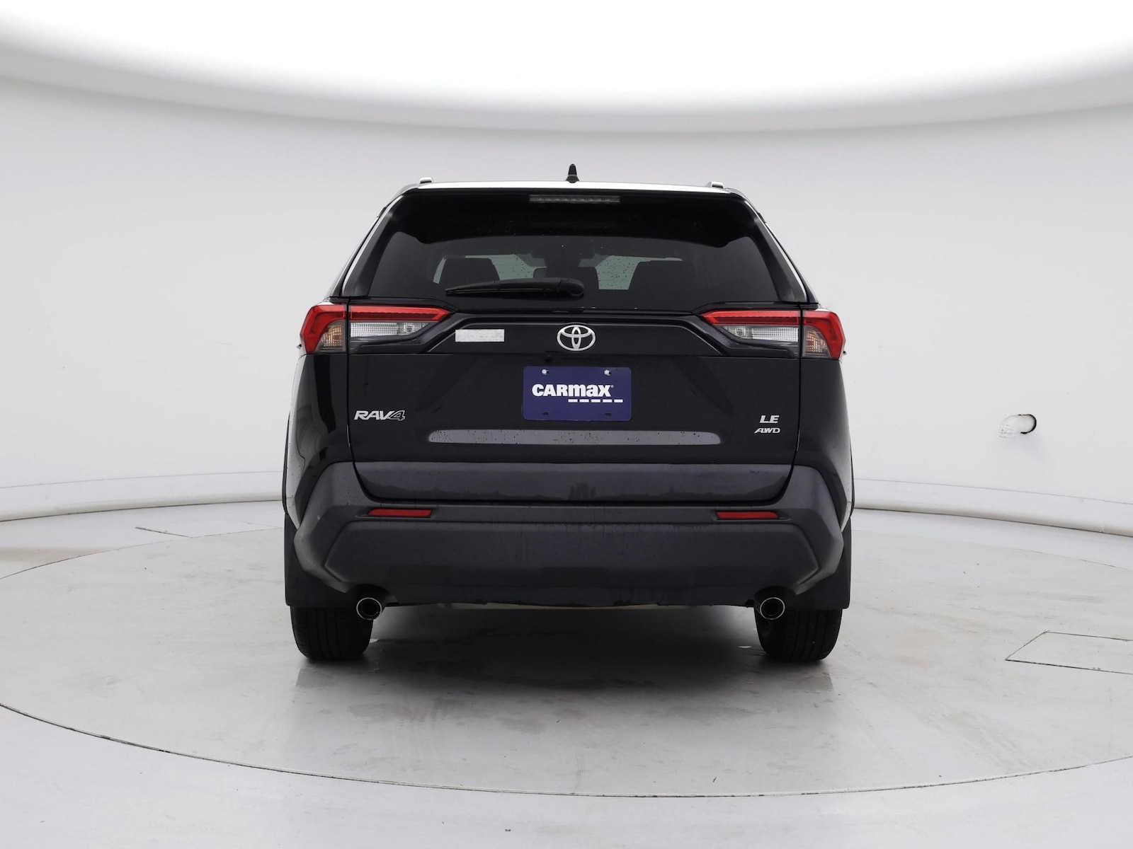 2020 Toyota RAV4 LE - Photo 7