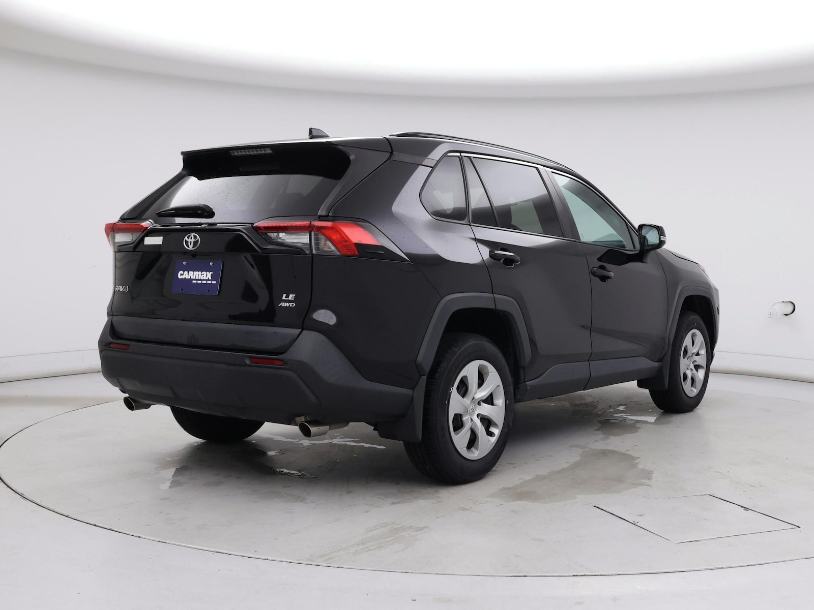 2020 Toyota RAV4 LE - Photo 9