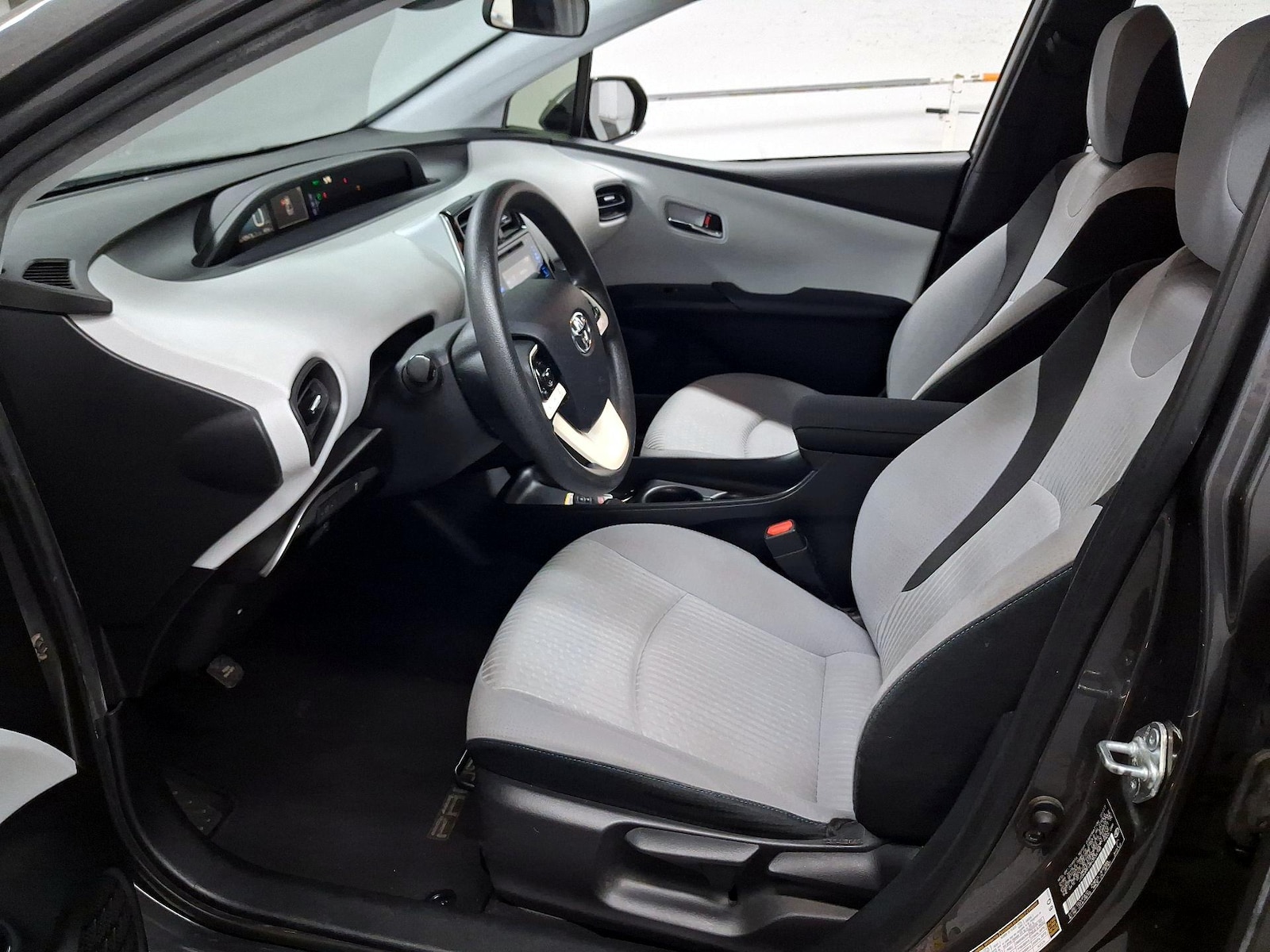 2017 Toyota Prius Two Eco - Photo 10