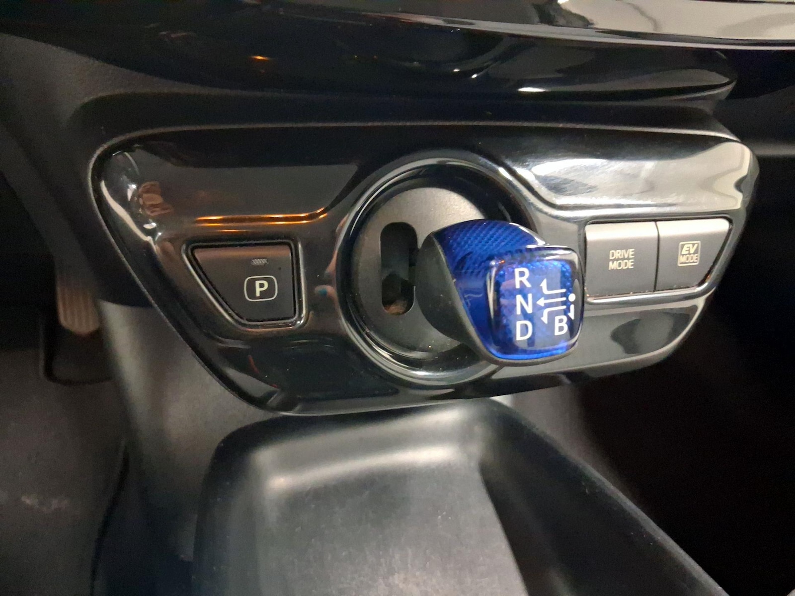 2017 Toyota Prius Two Eco - Photo 16