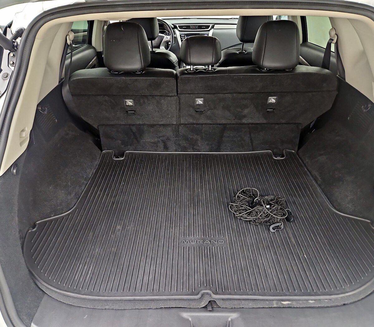 Trunk/Cargo (Seats Up)