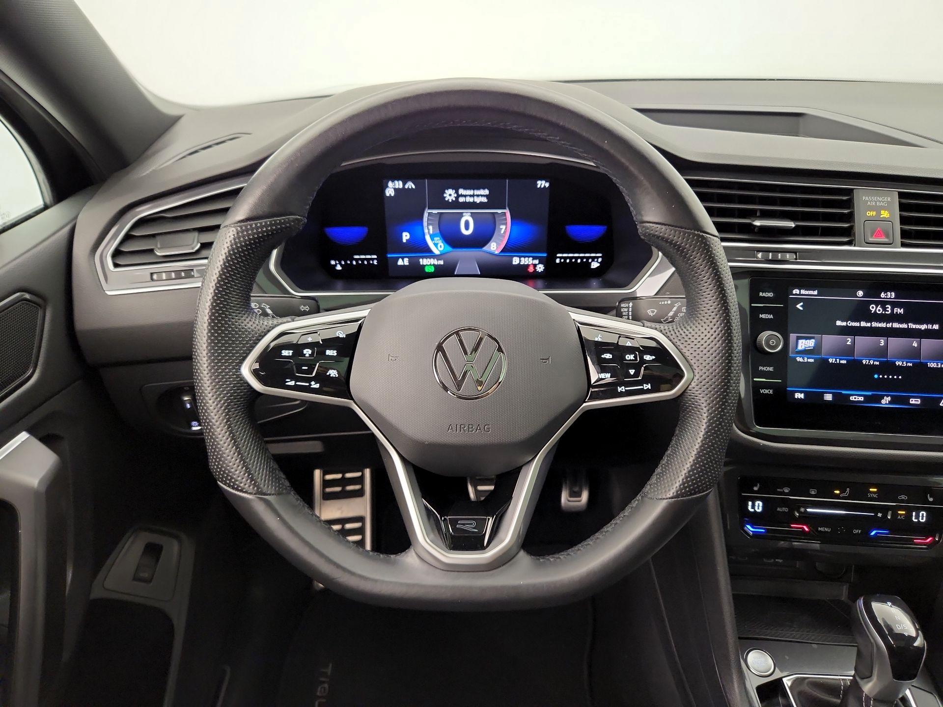 Thumbnail: 2022 Volkswagen Tiguan - 10