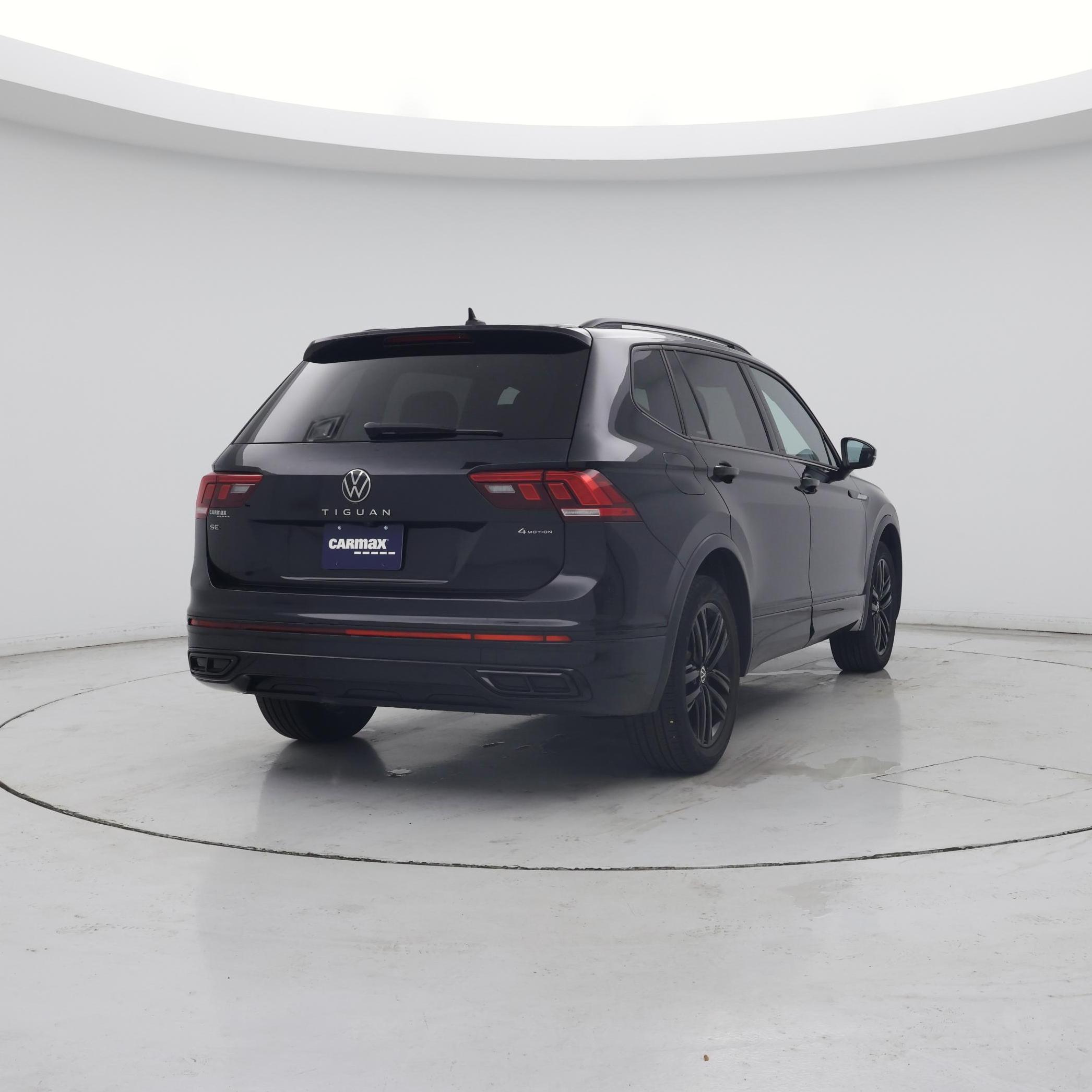 Thumbnail: 2022 Volkswagen Tiguan - 8