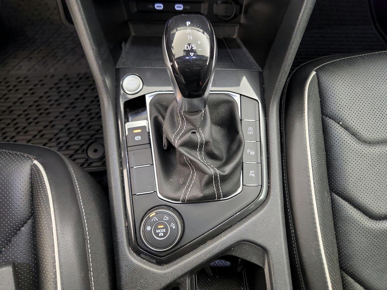 2022 Volkswagen Tiguan SEL R-LINE - Photo 17