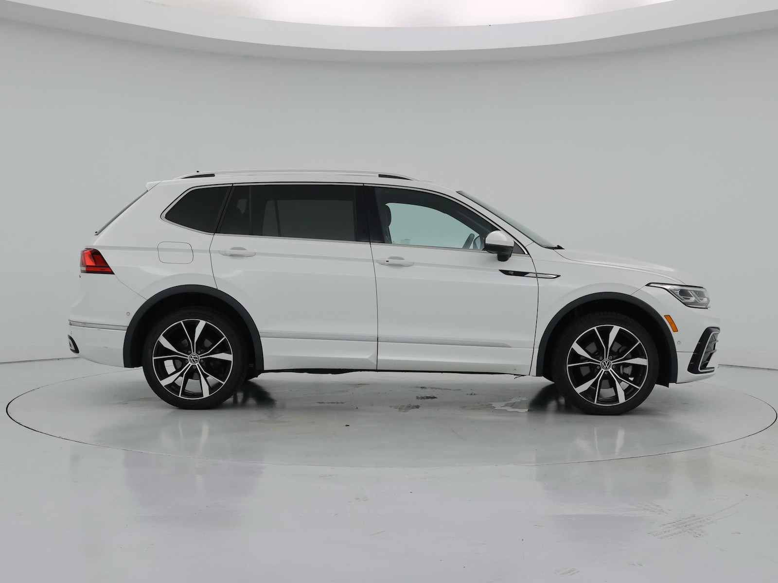 2022 Volkswagen Tiguan SEL R-LINE - Photo 8