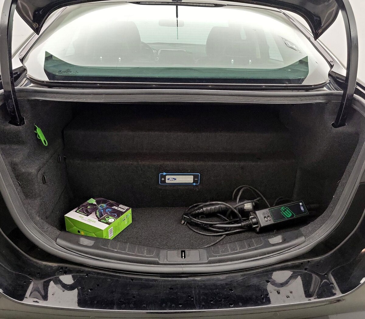 Trunk/Cargo (Seats Up)