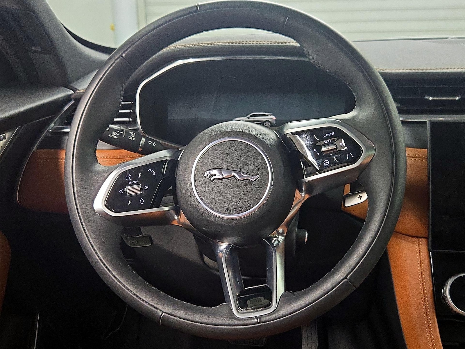 2024 Jaguar F-PACE R-Dynamic S - Photo 11
