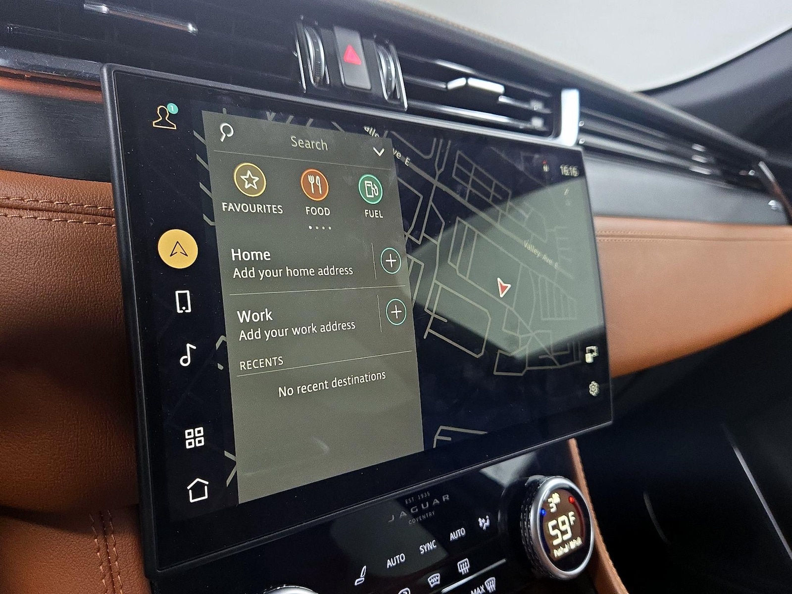 2024 Jaguar F-PACE R-Dynamic S - Photo 15