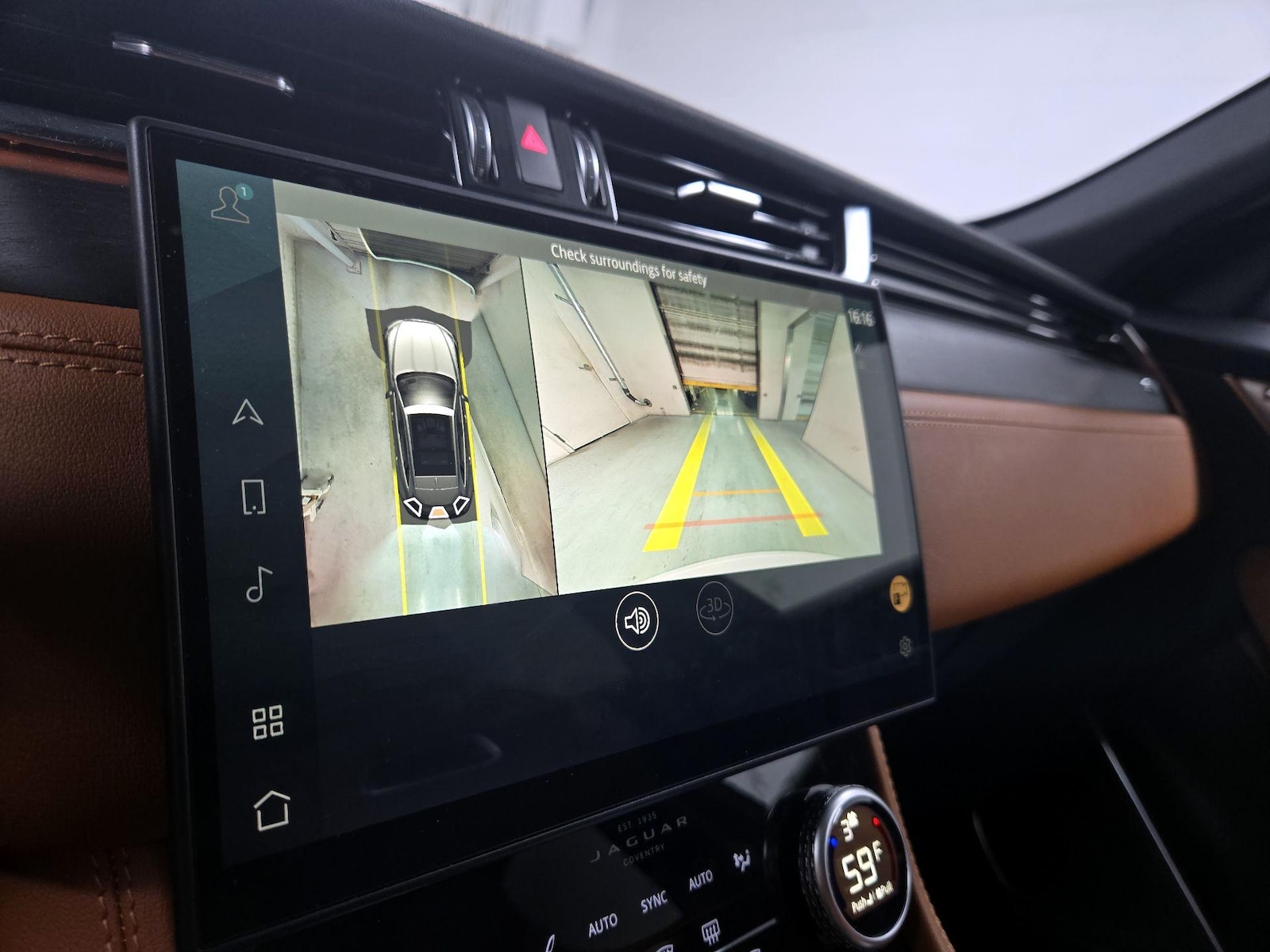 2024 Jaguar F-PACE R-Dynamic S - Photo 16