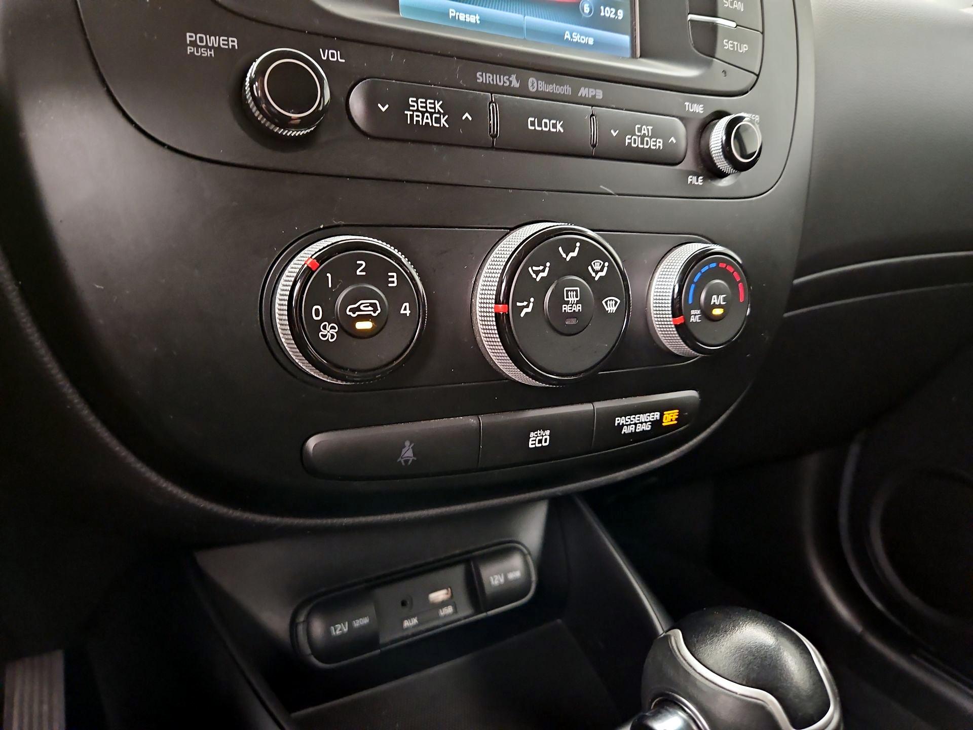Thumbnail: 2016 Kia Soul - 16