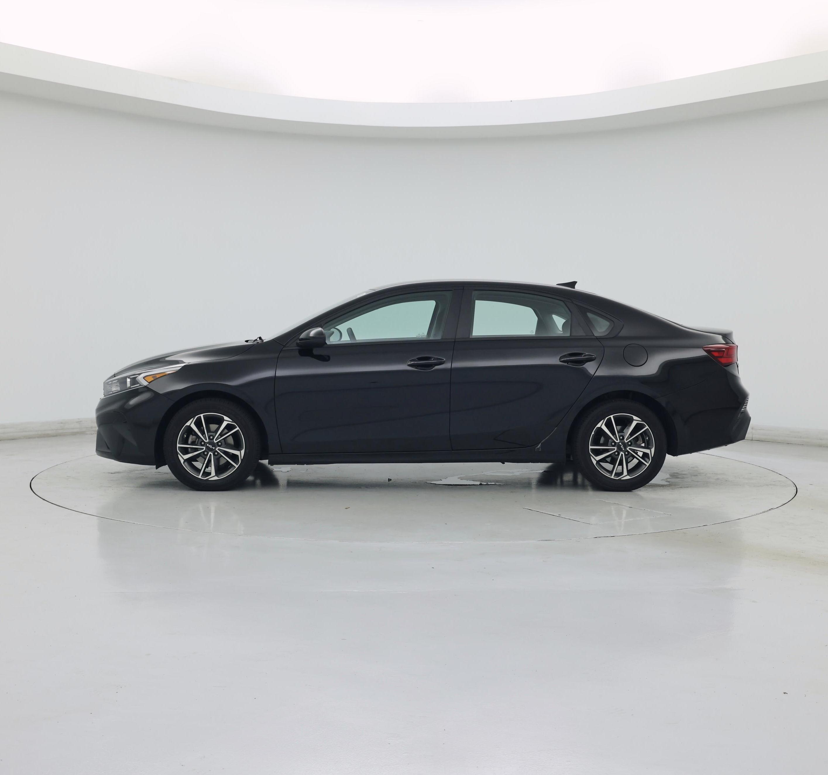 Thumbnail: 2023 Kia Forte - 3