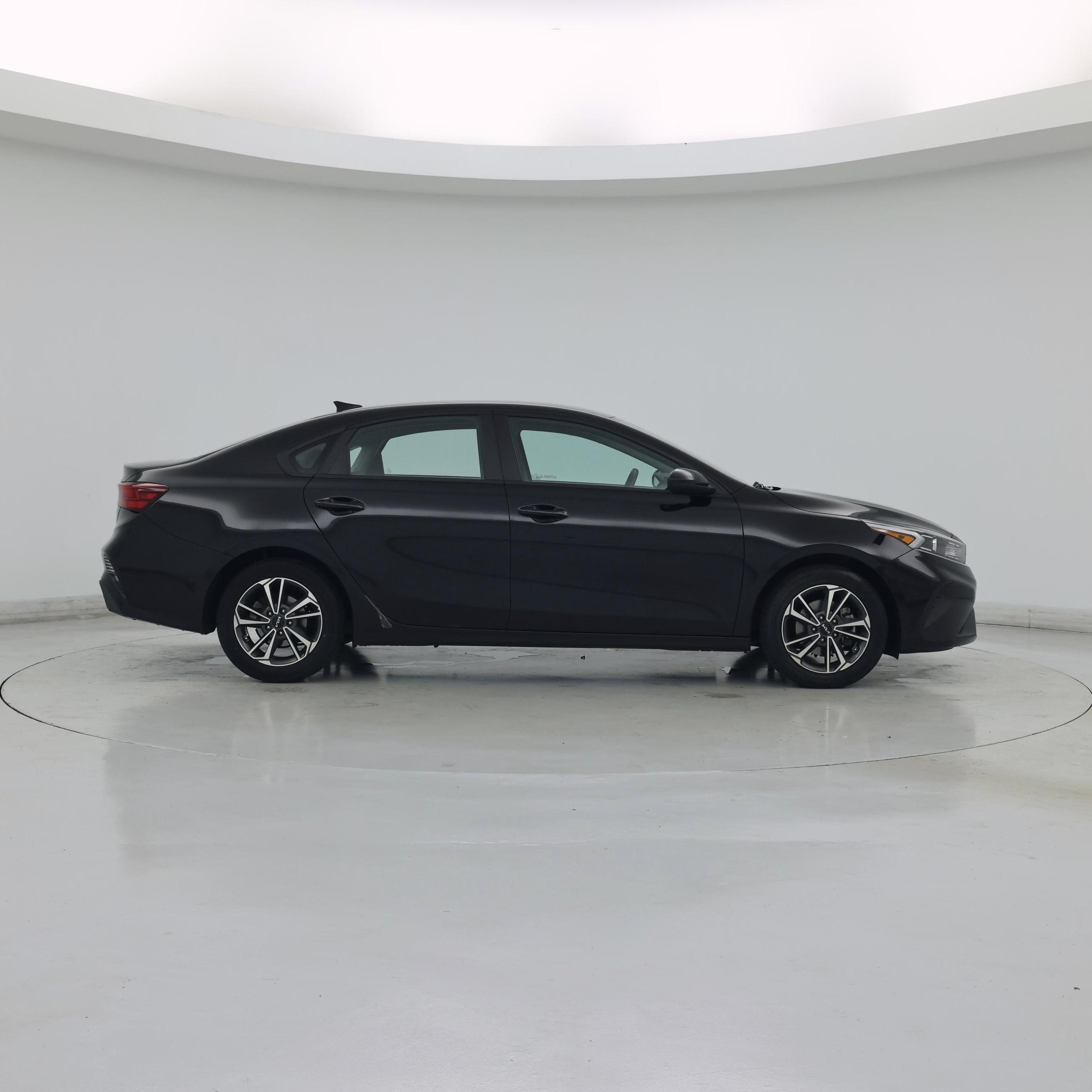 Thumbnail: 2023 Kia Forte - 7