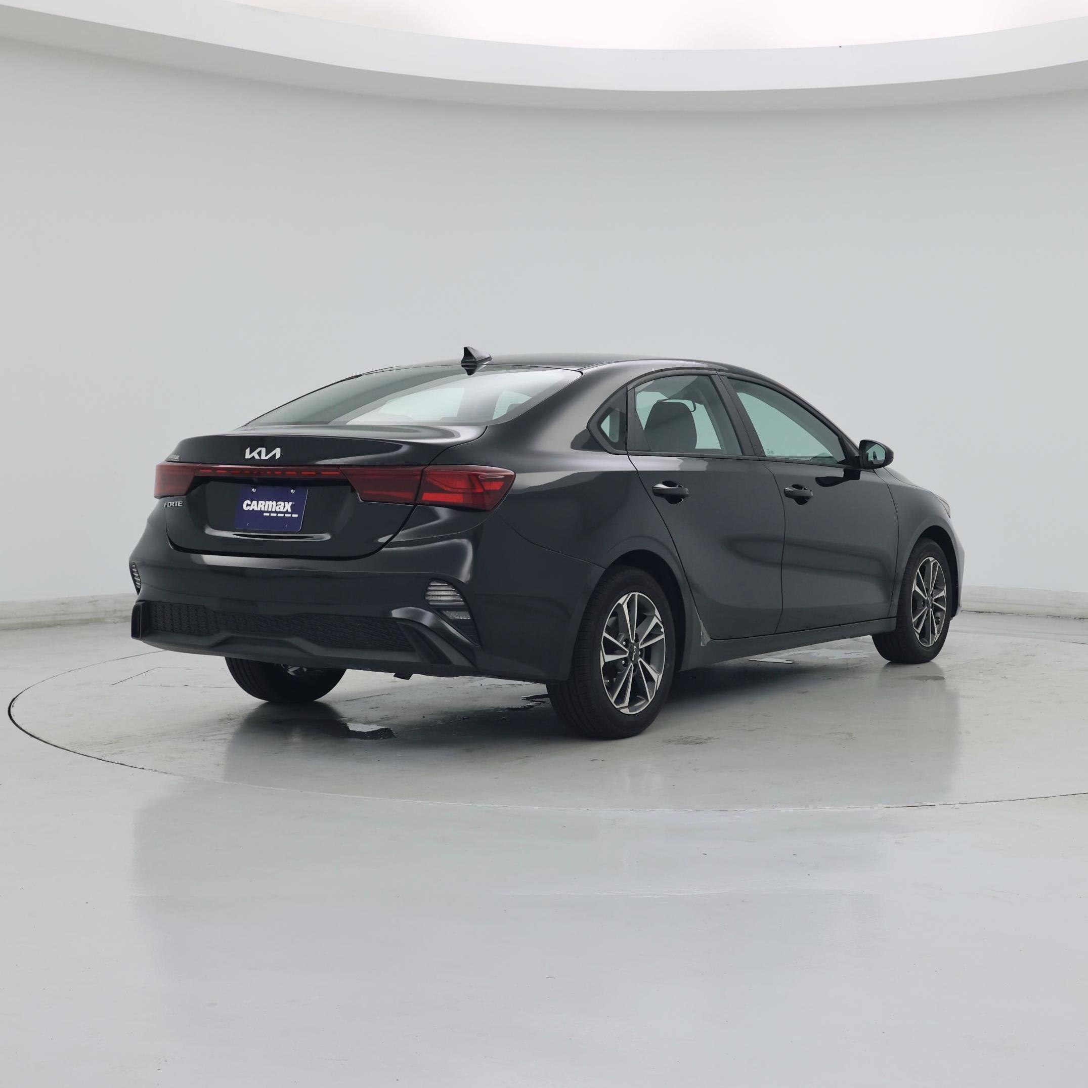 Thumbnail: 2023 Kia Forte - 8