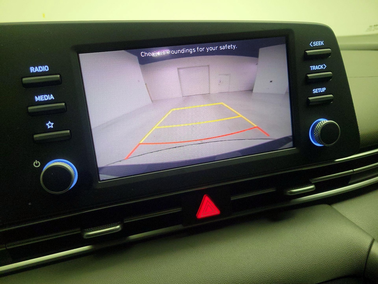 2021 Hyundai Elantra SE - Photo 15