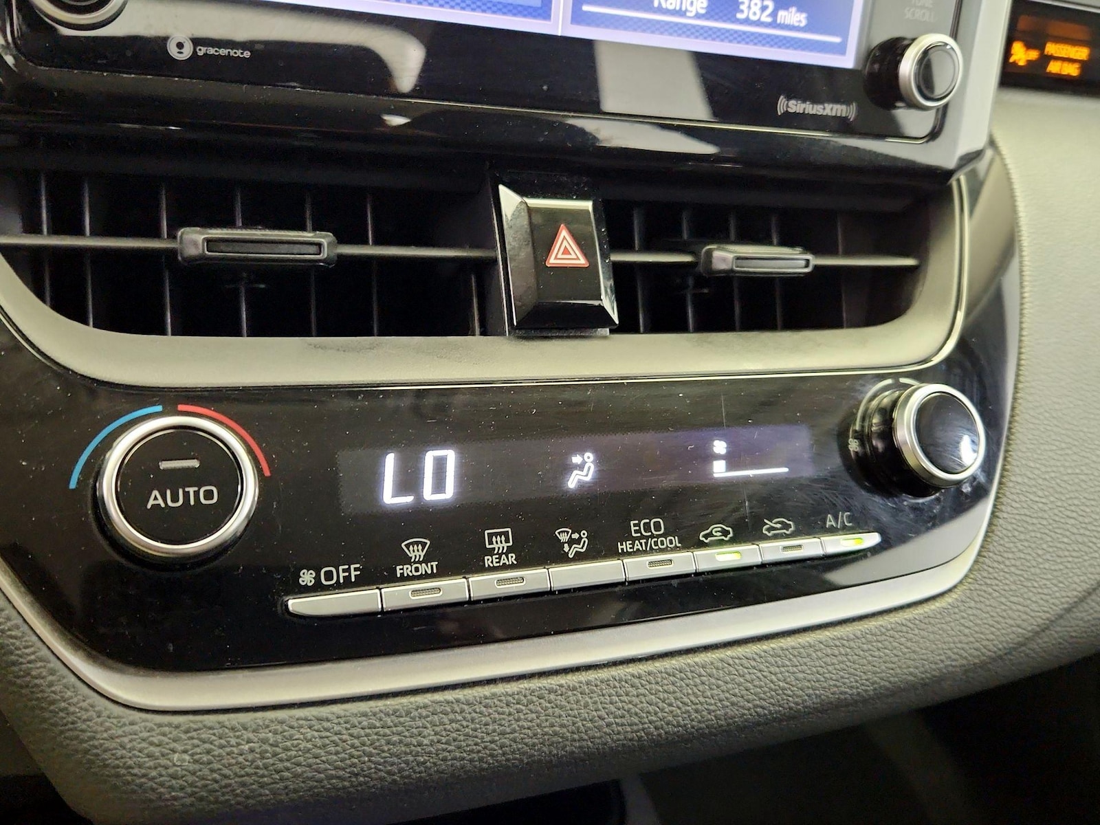2022 Toyota Corolla LE - Photo 17