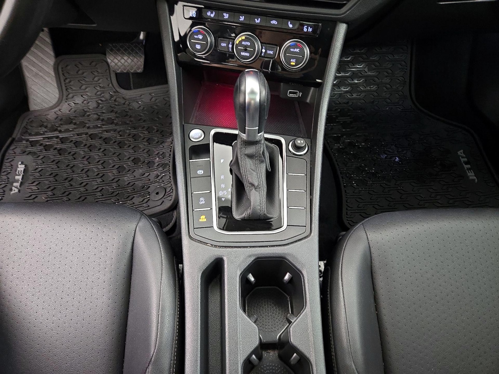 2019 Volkswagen Jetta SEL - Photo 18