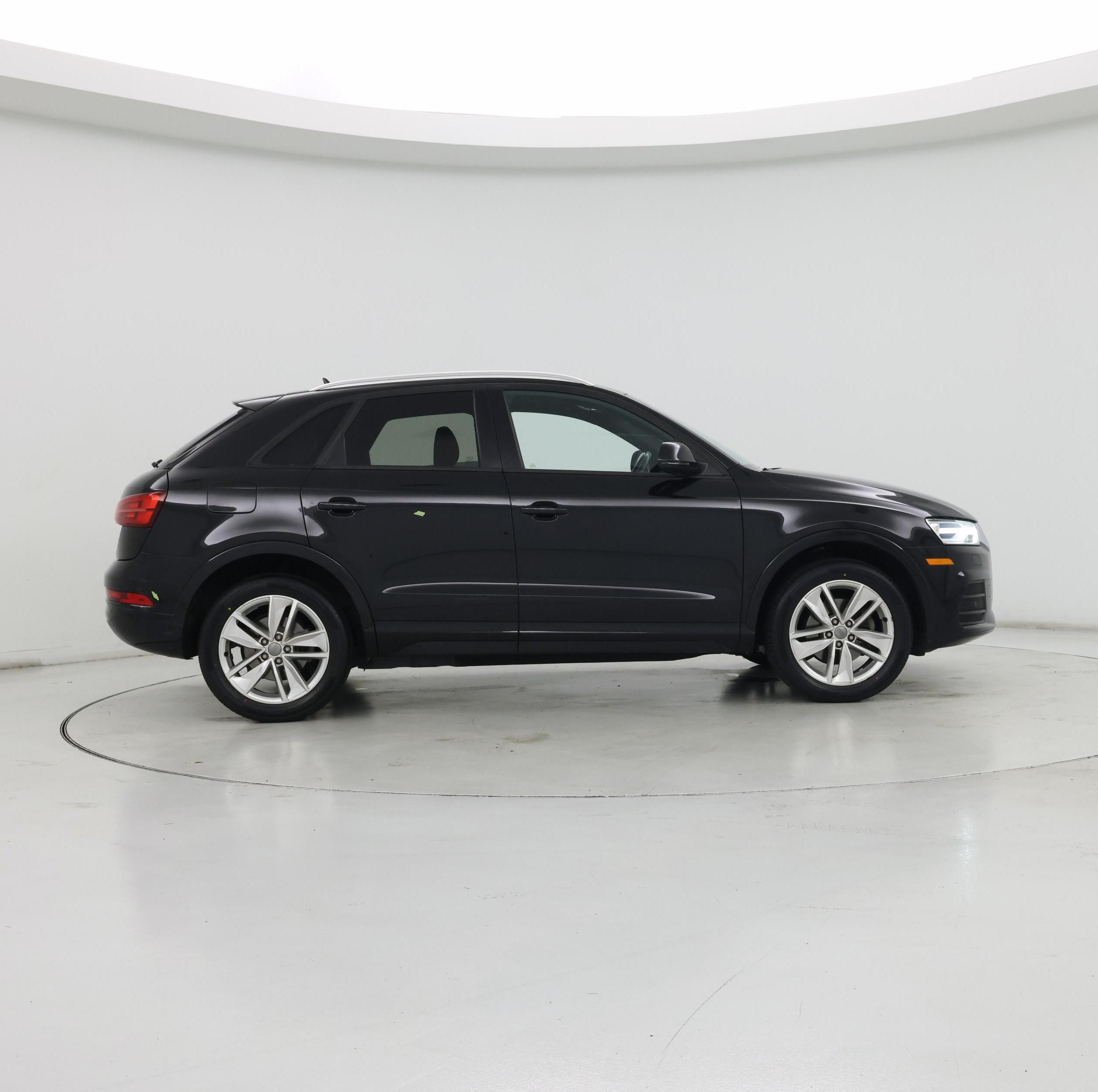 Thumbnail: 2017 Audi Q3 - 7