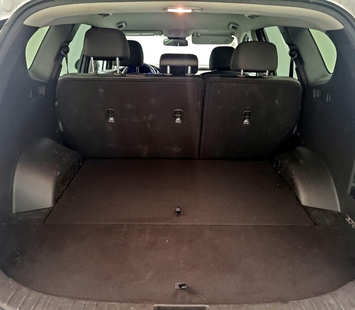 Trunk/Cargo (Seats Up)