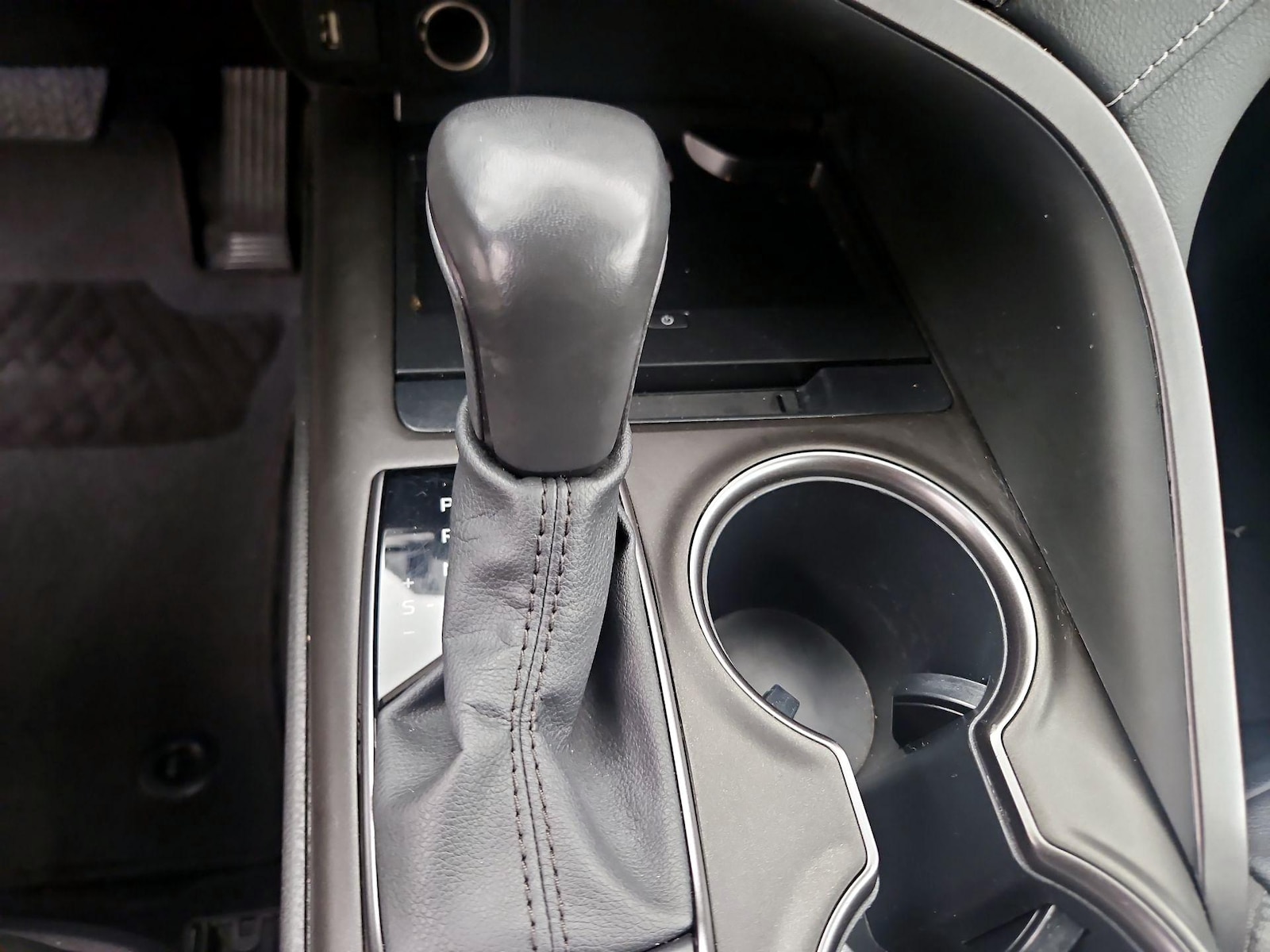 2024 Toyota Camry XSE - Photo 16