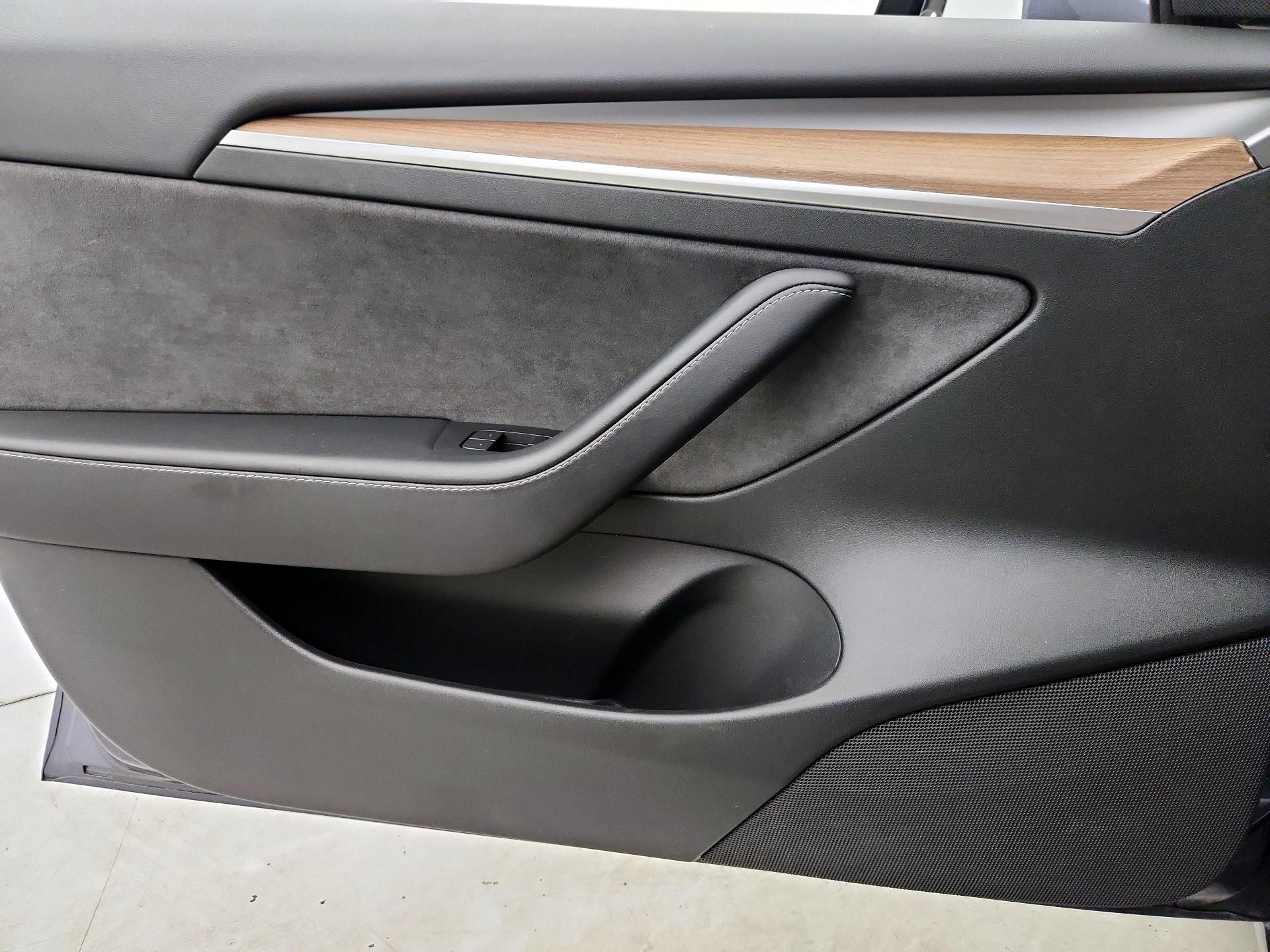 Thumbnail: 2023 Tesla Model 3 - 12
