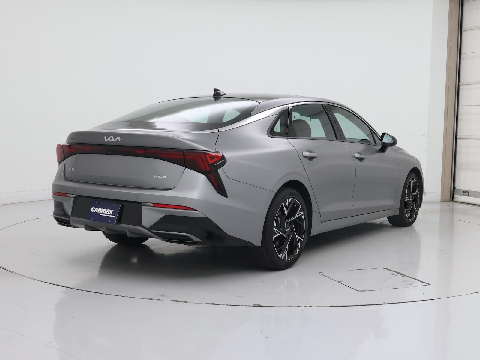 2025 Kia K5 GT-Line - Photo 9