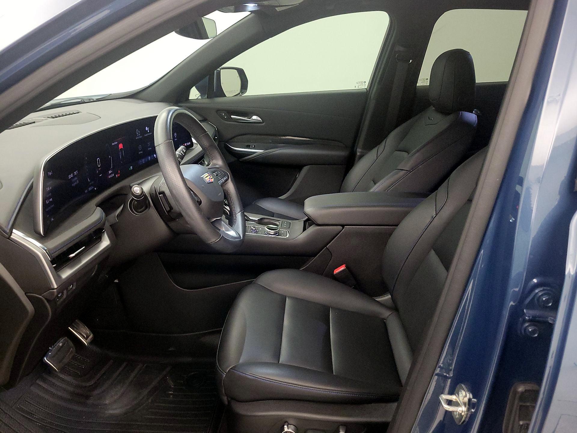 Thumbnail: 2024 Cadillac XT4 - 11