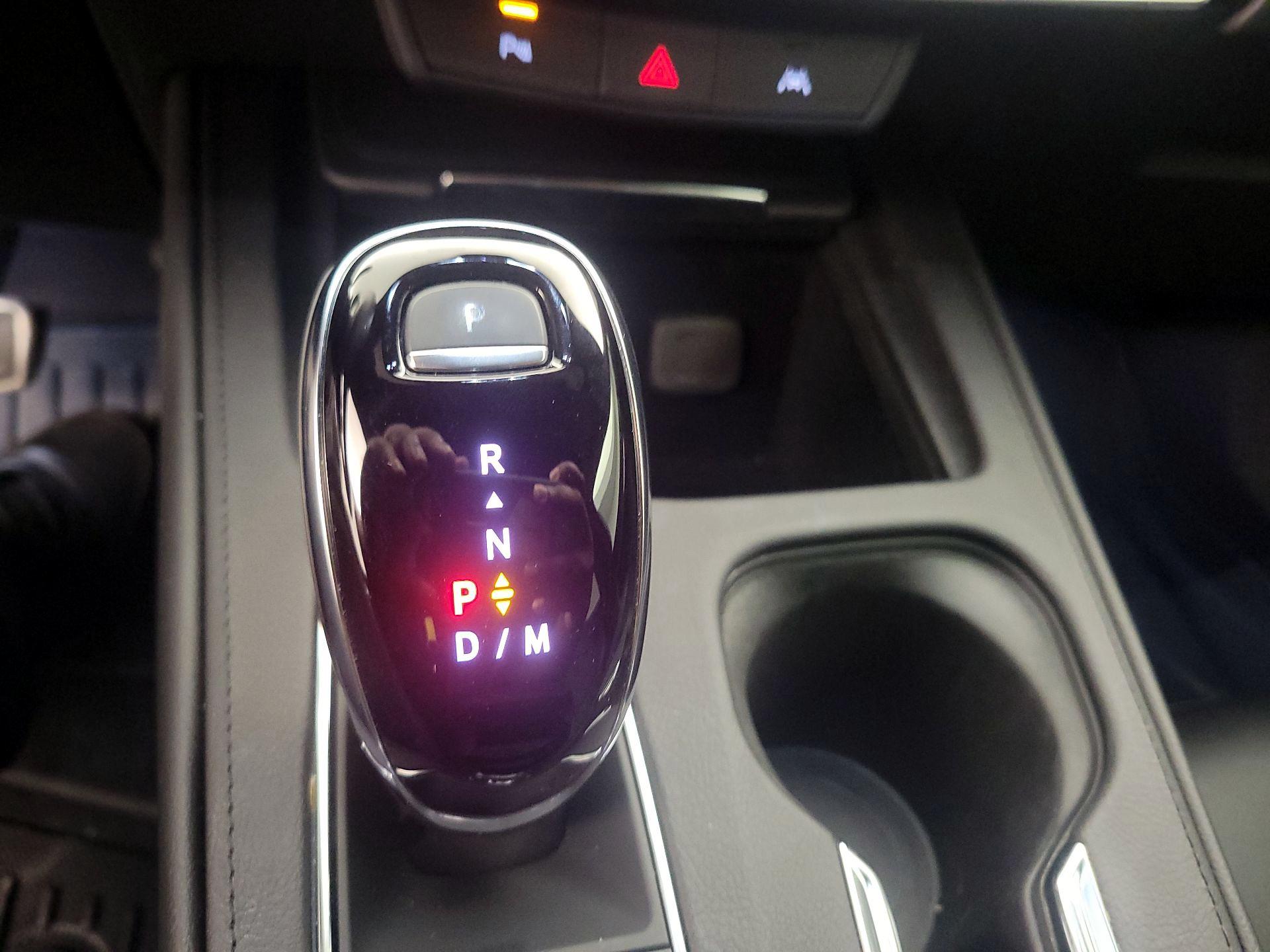 Thumbnail: 2024 Cadillac XT4 - 17
