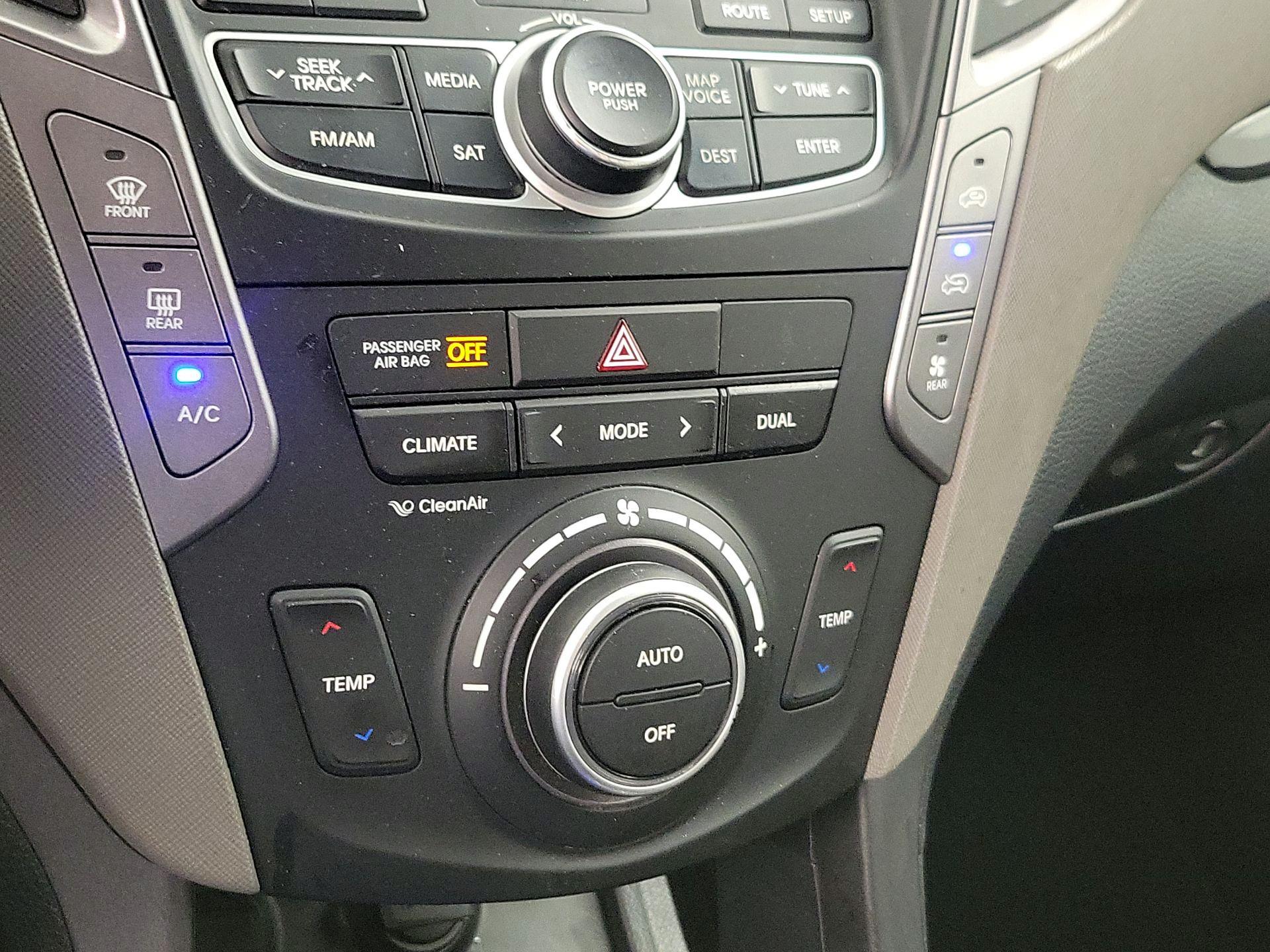 Thumbnail: 2014 Hyundai Santa Fe - 16