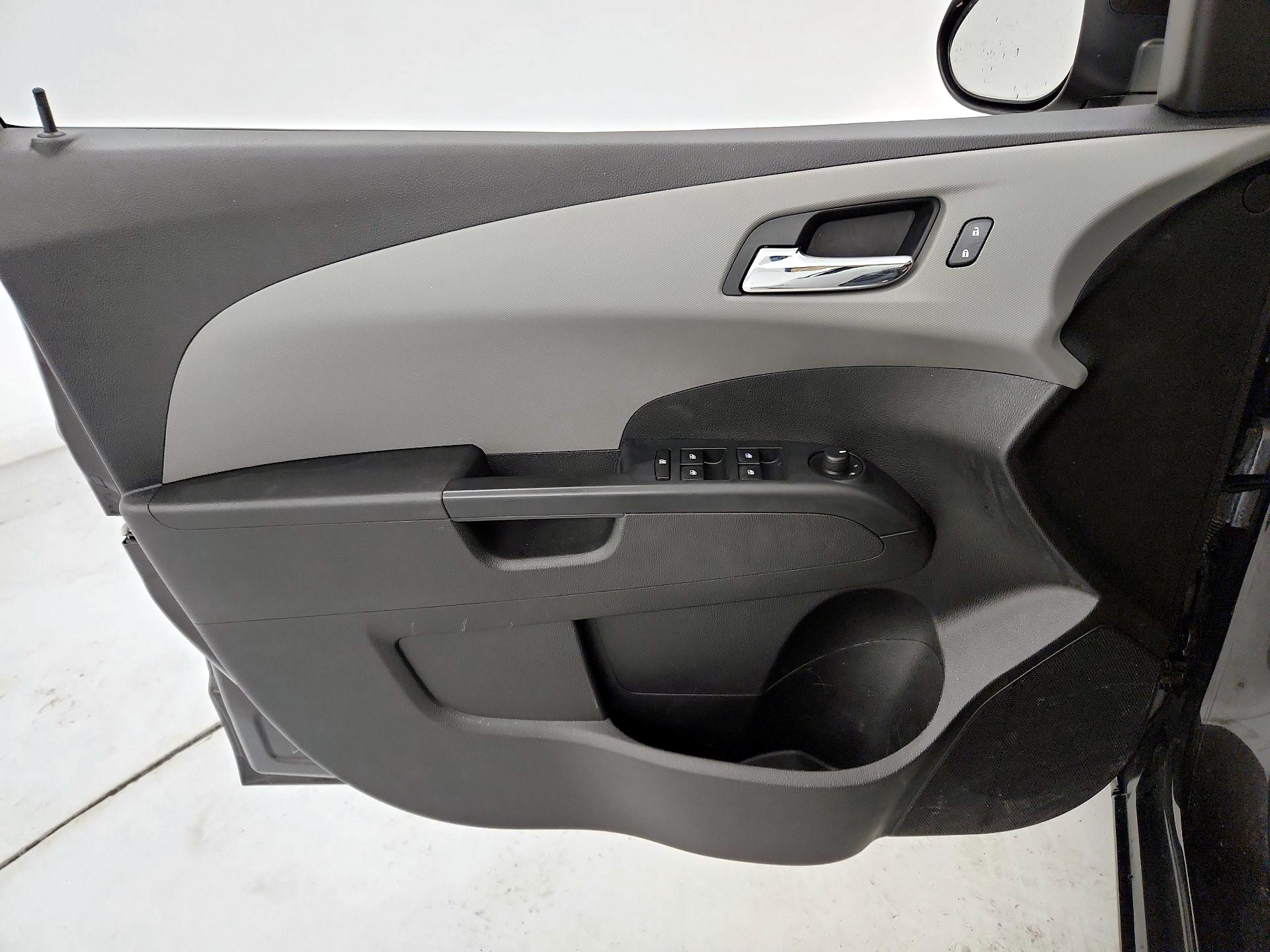 Thumbnail: 2015 Chevrolet Sonic - 12