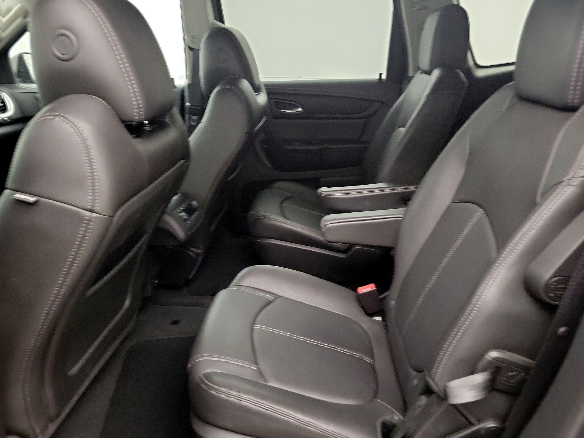 Thumbnail: 2017 Chevrolet Traverse - 19