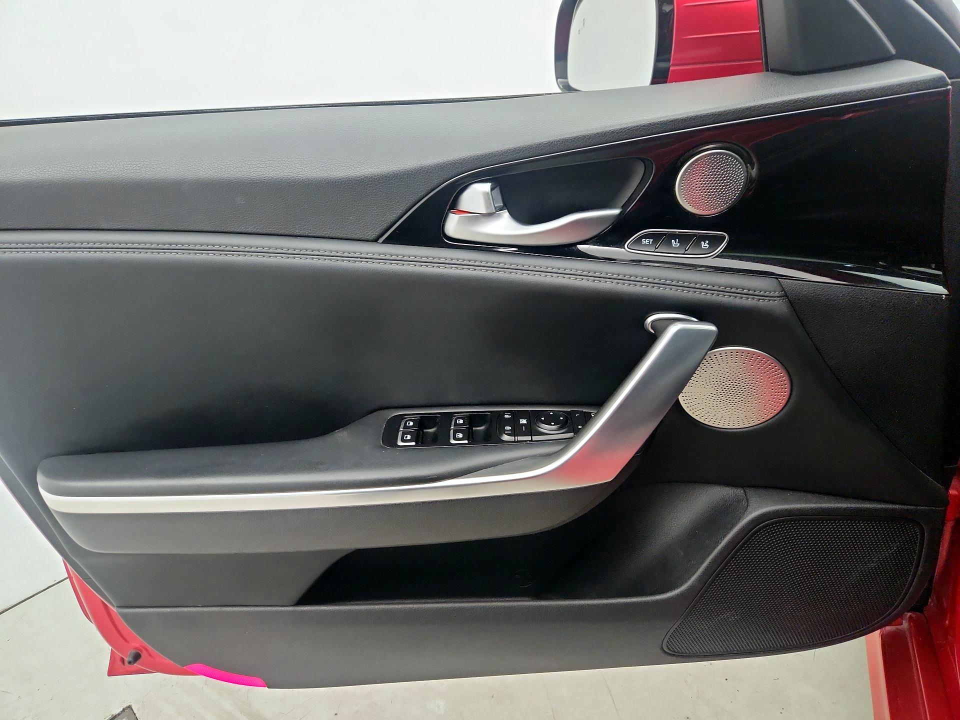 Thumbnail: 2019 Kia Stinger - 12