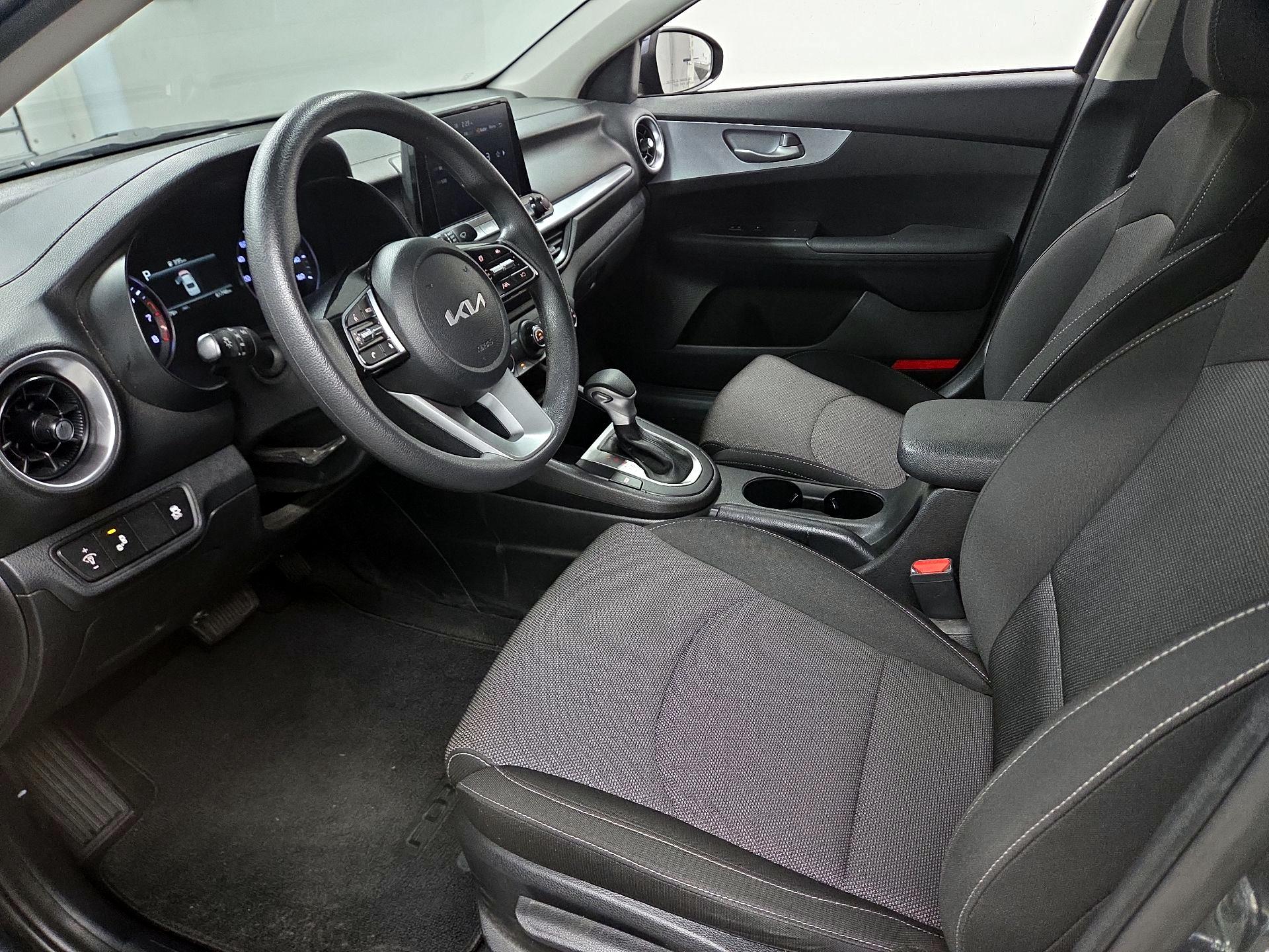 Thumbnail: 2023 Kia Forte - 9