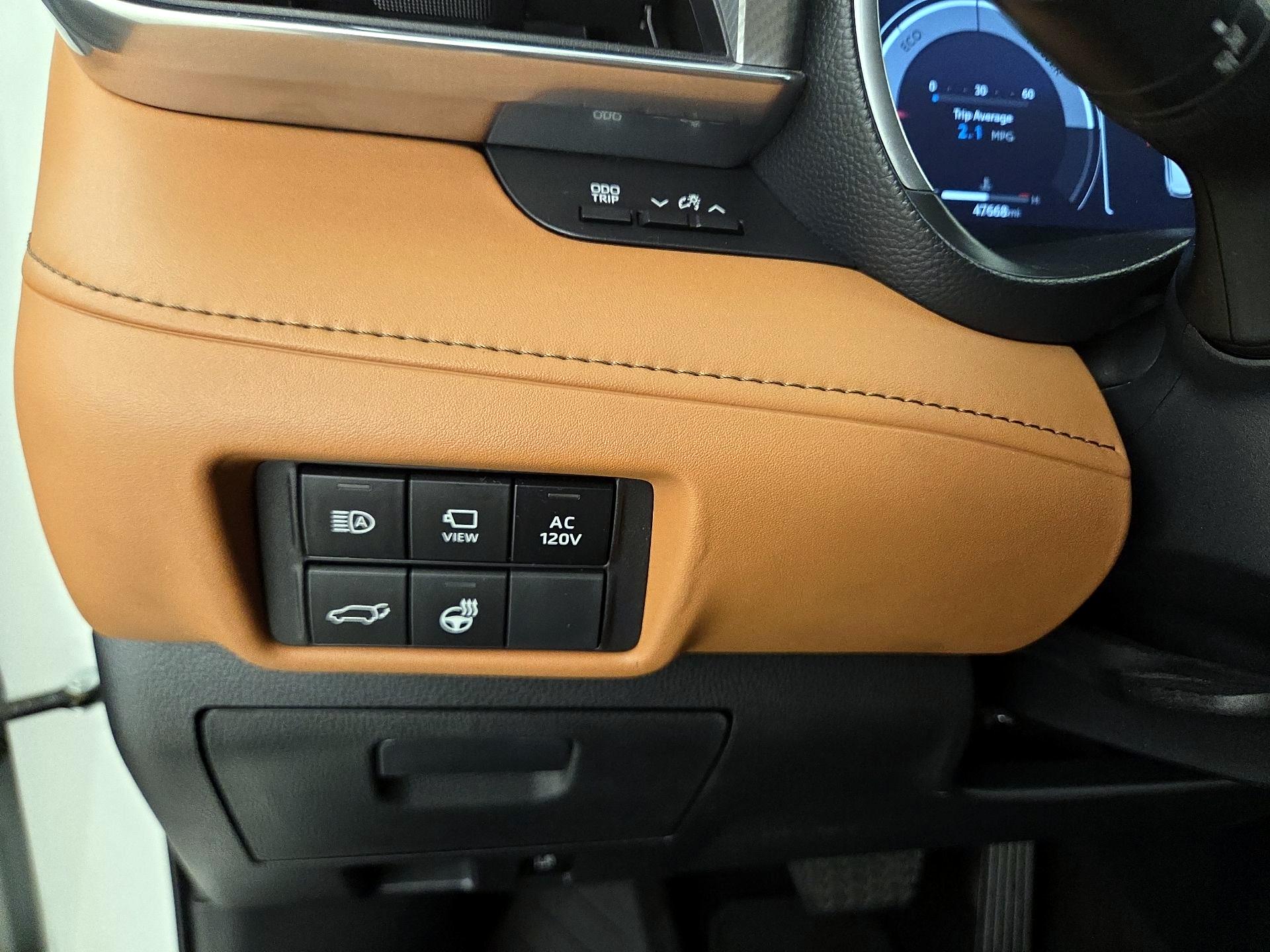 Thumbnail: 2023 Toyota Highlander - 13