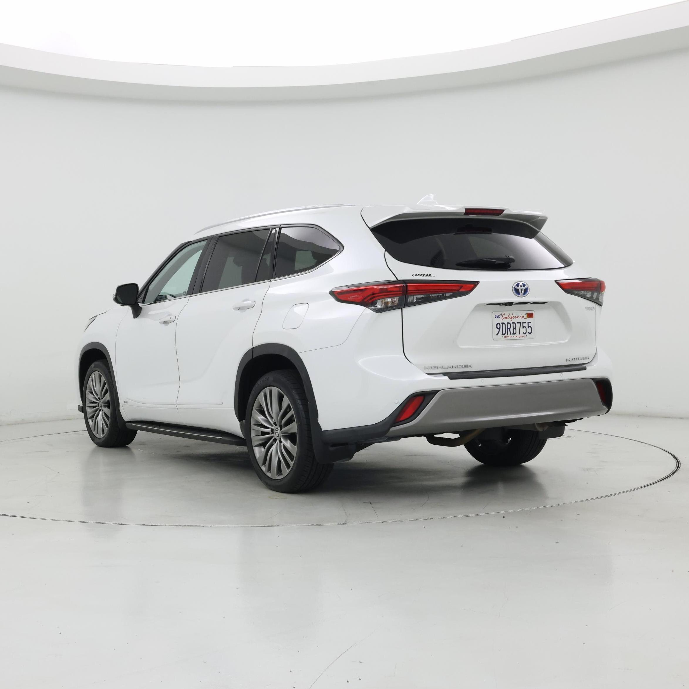 Thumbnail: 2023 Toyota Highlander - 2