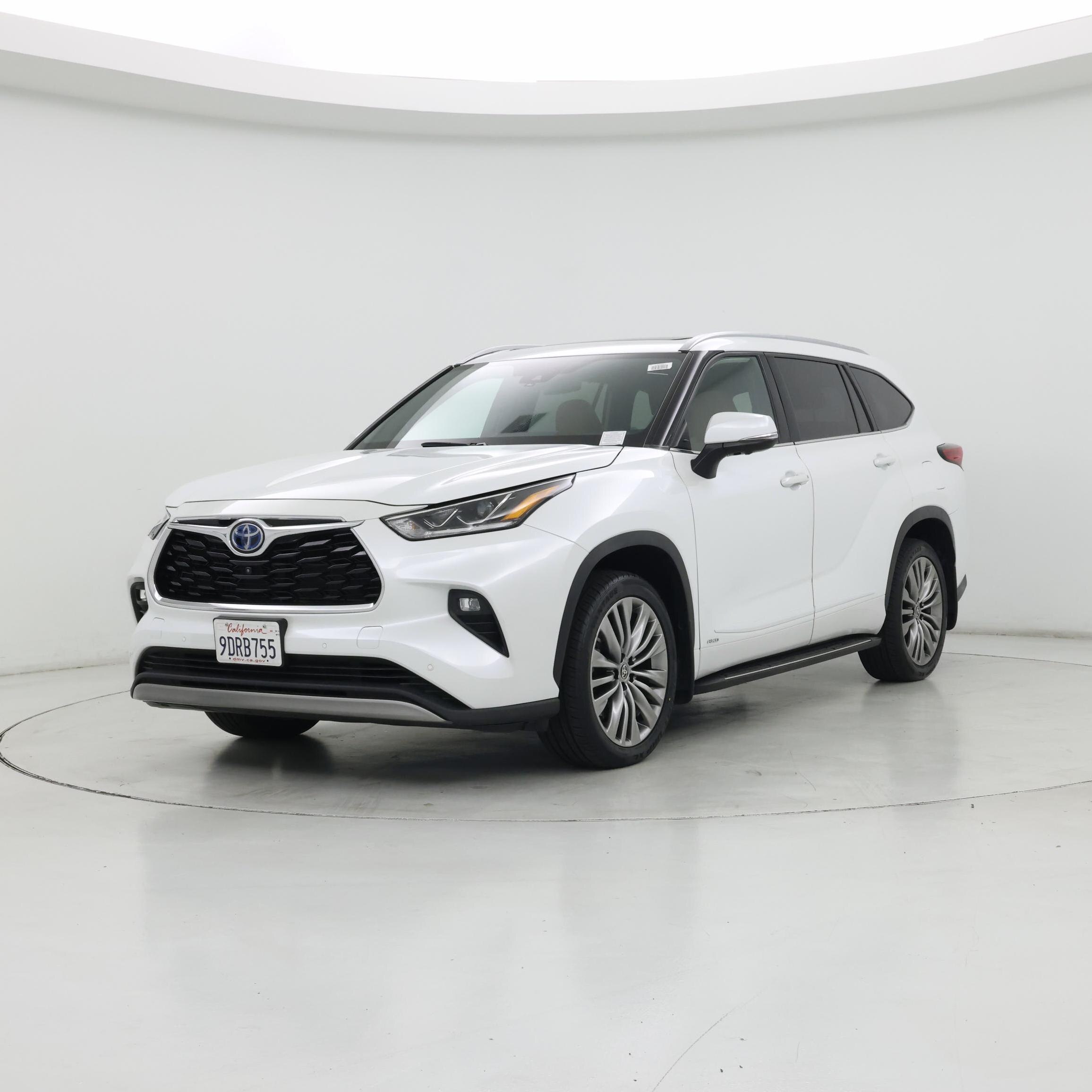 Thumbnail: 2023 Toyota Highlander - 4