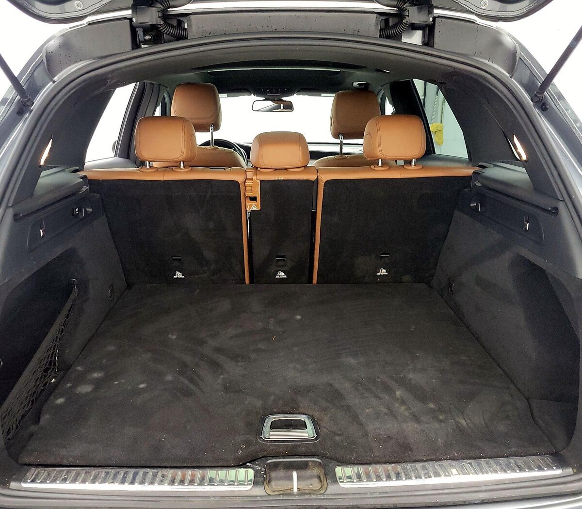 Trunk/Cargo (Seats Up)