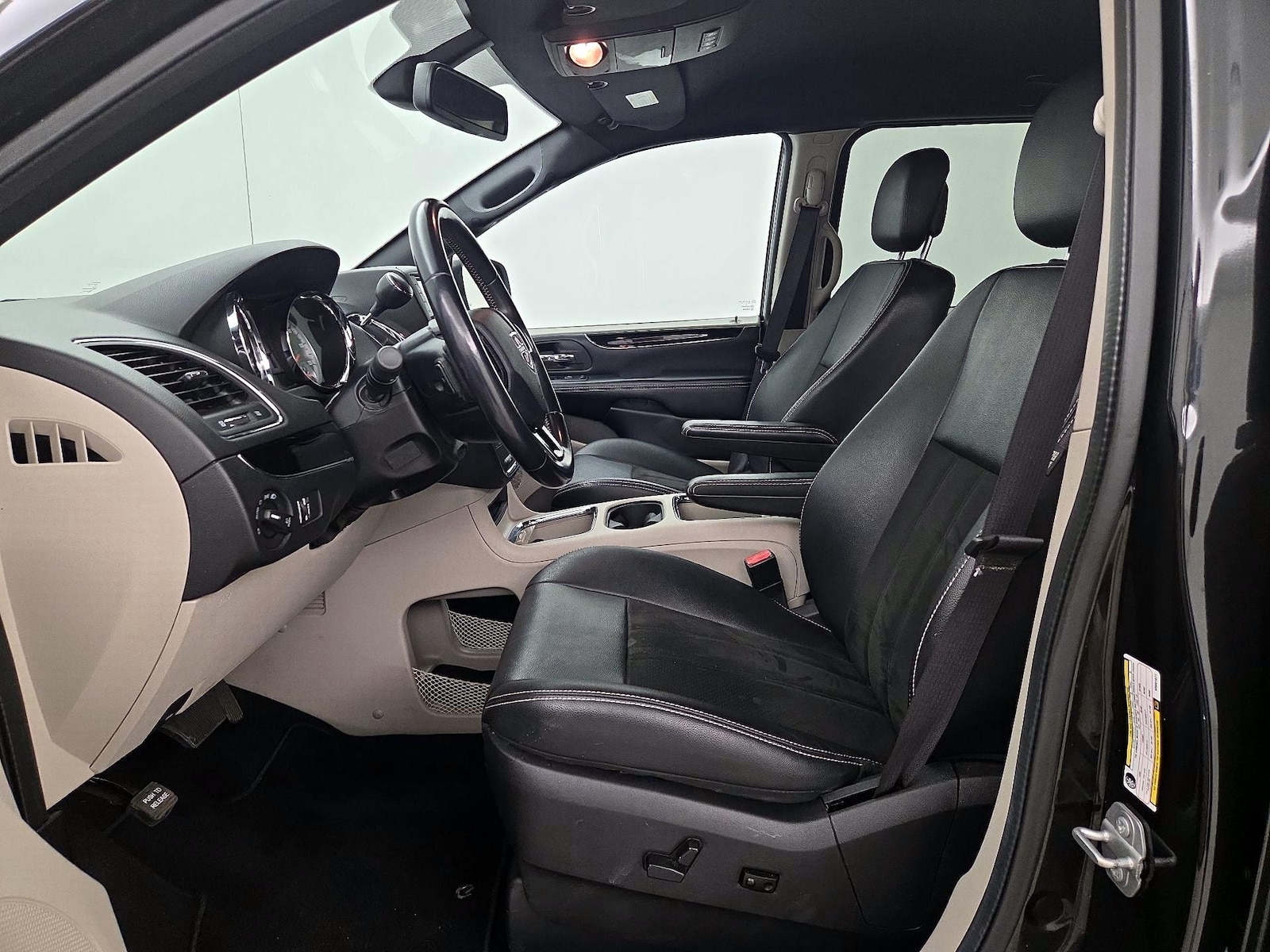 Power Seat(s) & Side Airbags