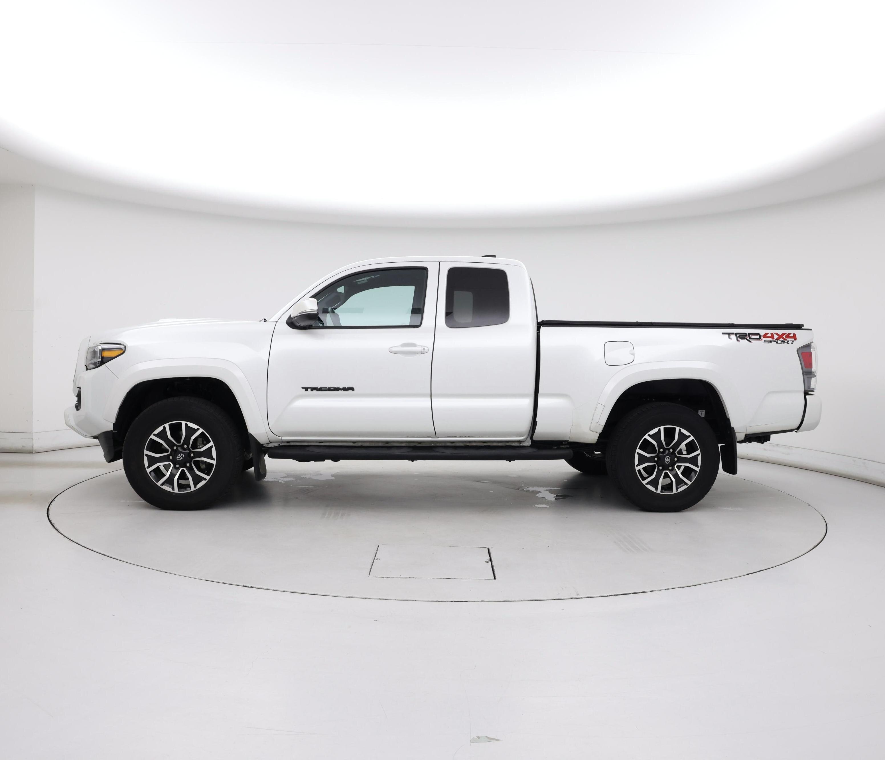 Thumbnail: 2022 Toyota Tacoma - 3