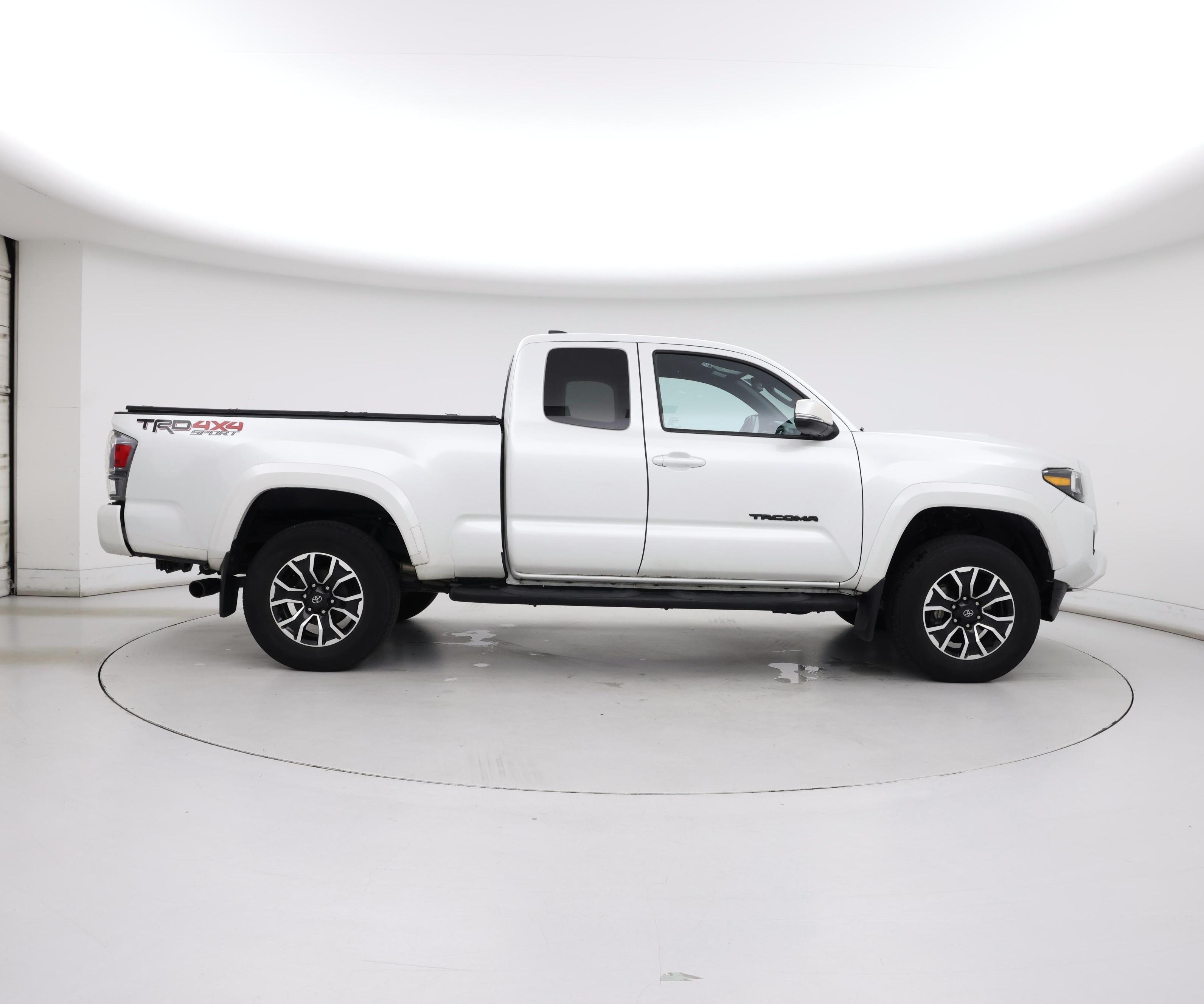 Thumbnail: 2022 Toyota Tacoma - 7
