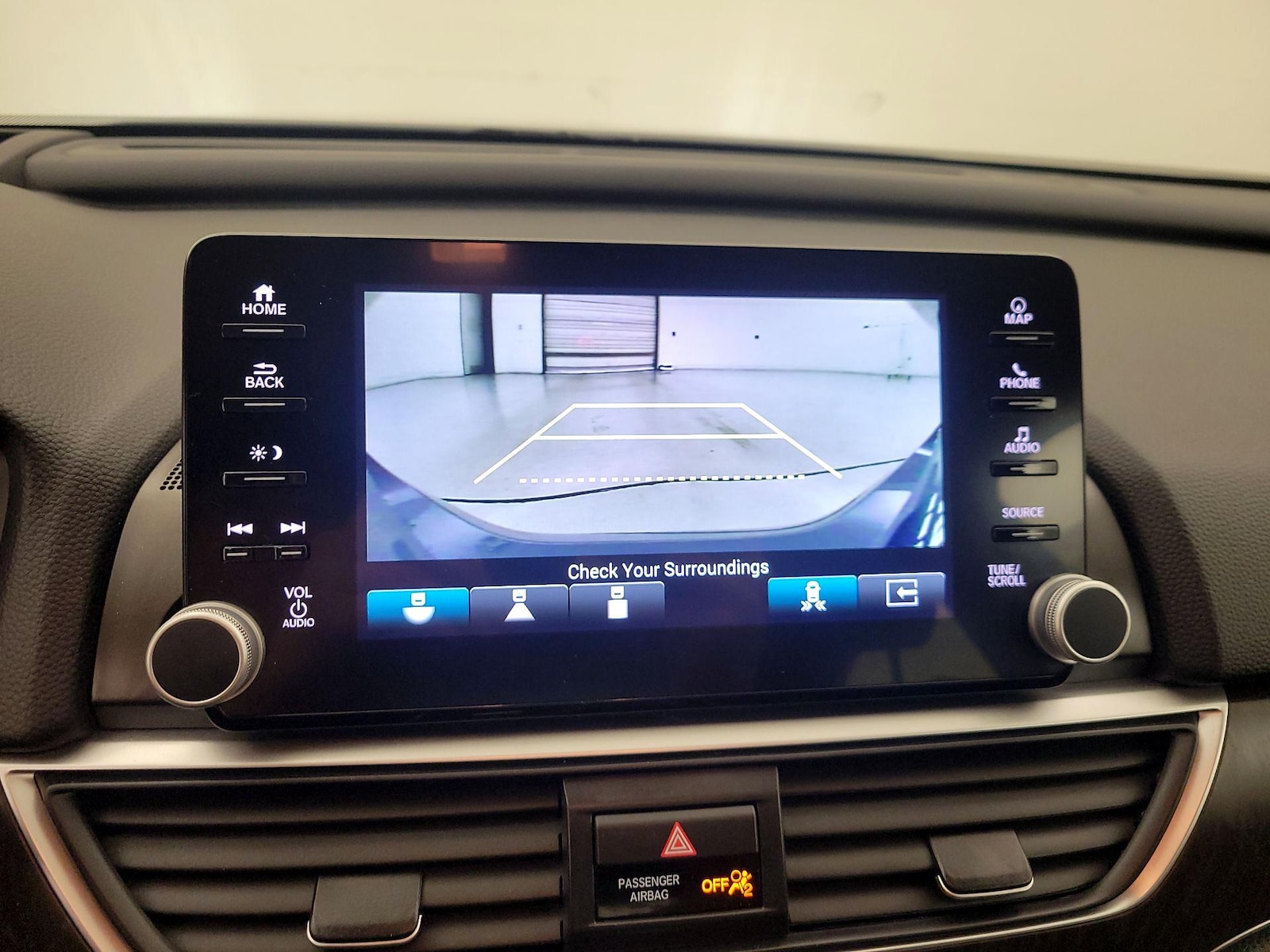 2022 Honda Accord Hybrid Touring - Photo 16