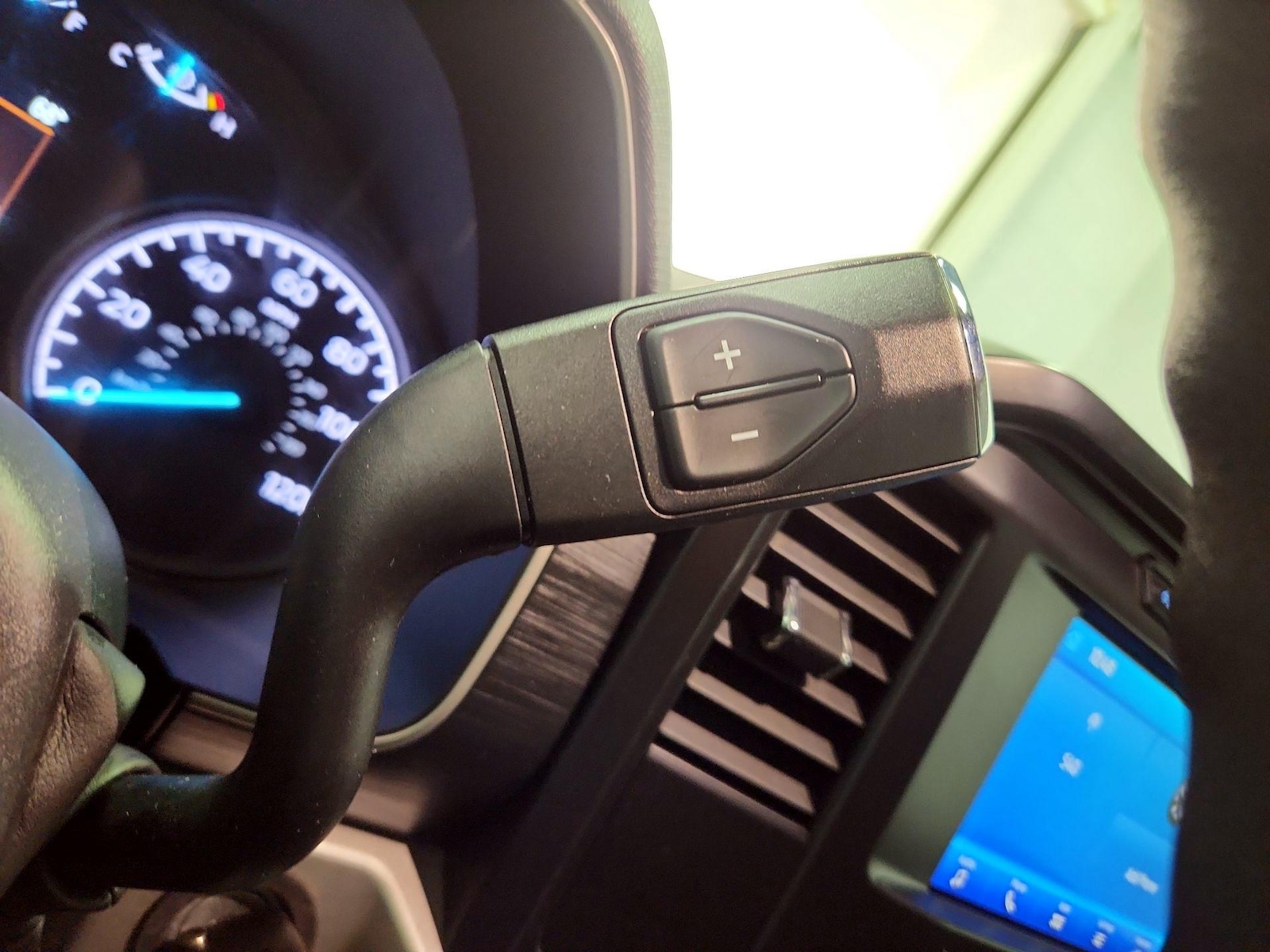 2021 Ford F-150 XL - Photo 18